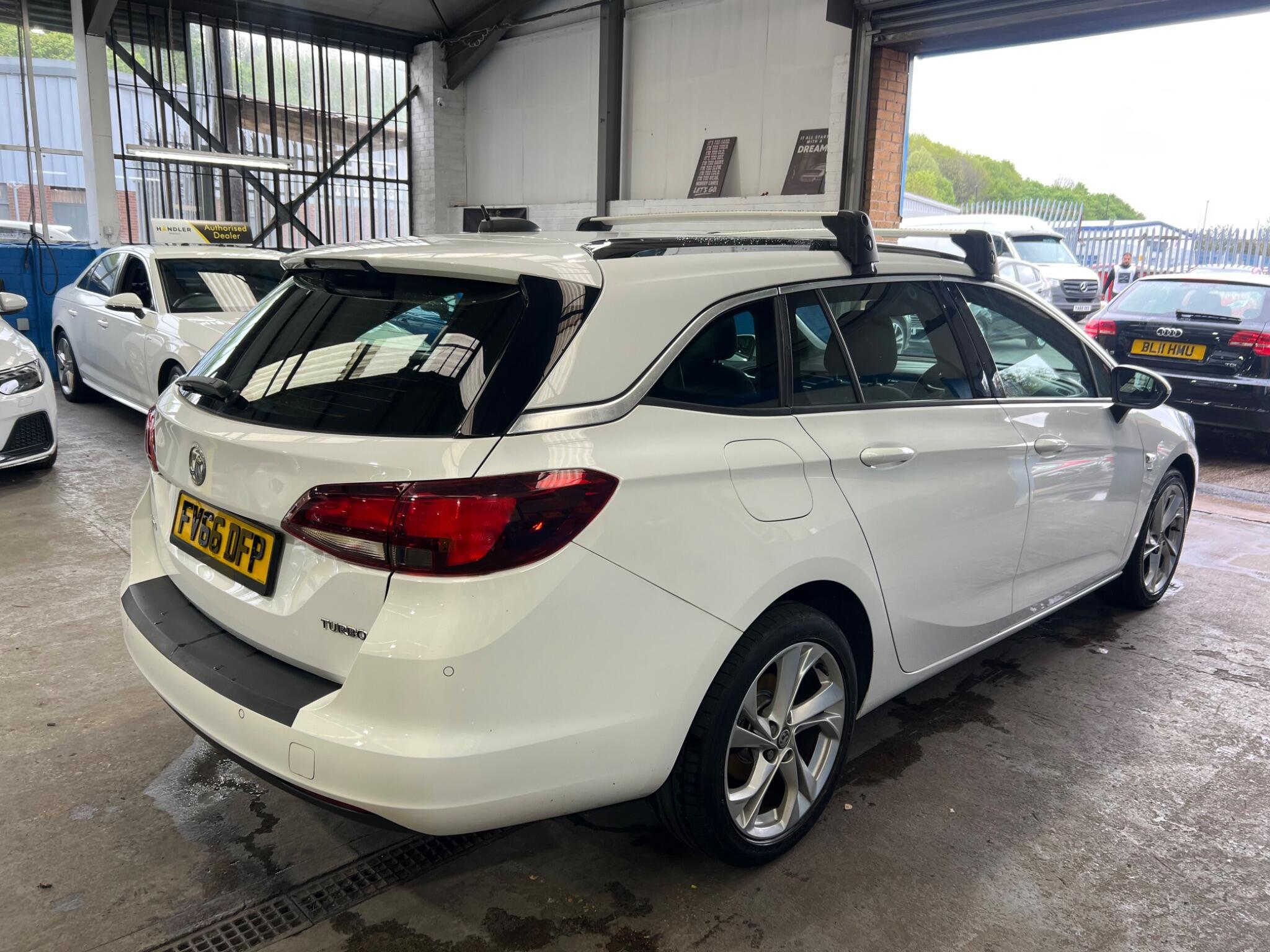 Vauxhall Astra - Image 10