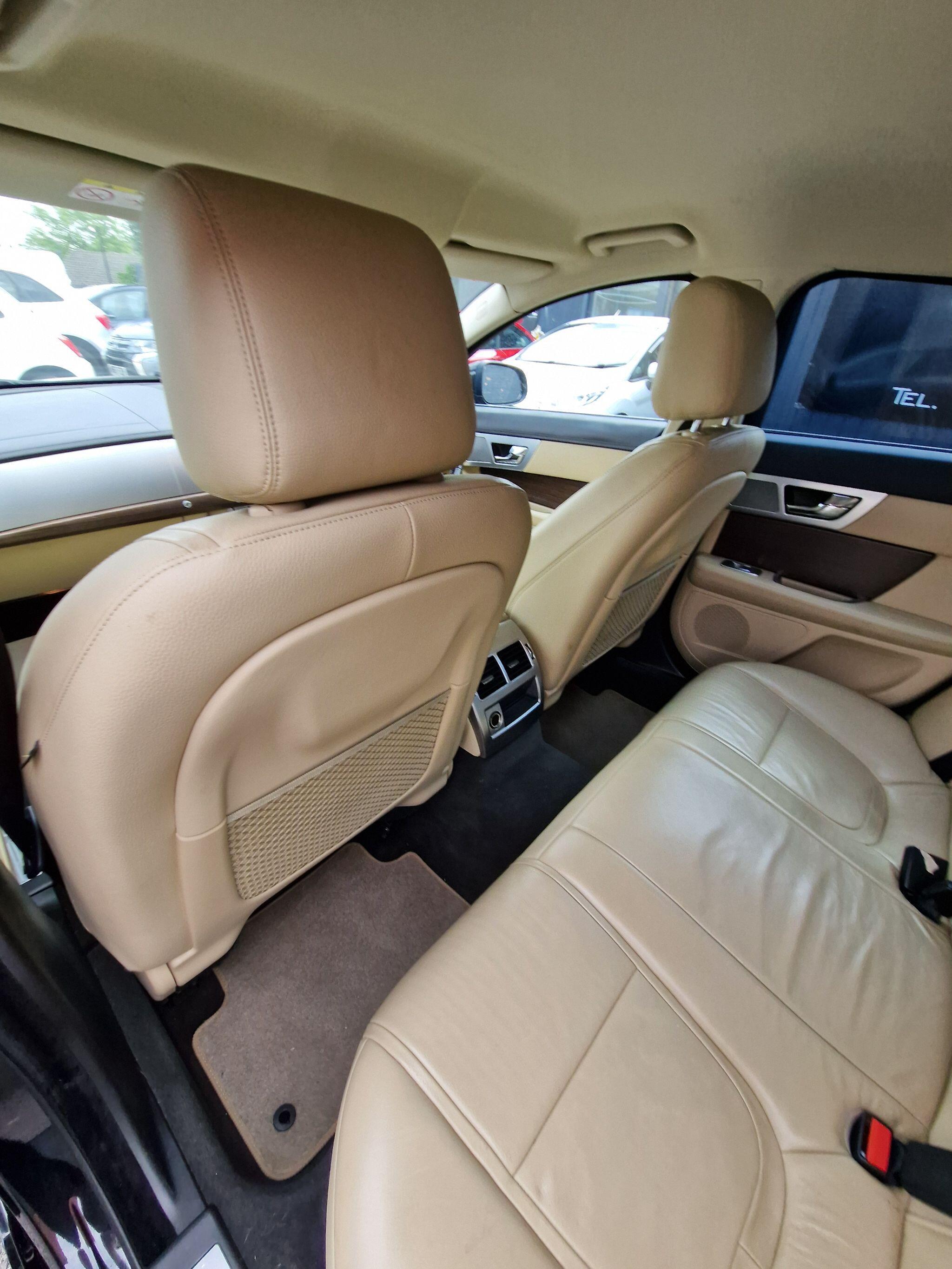 Jaguar XF - Image 39