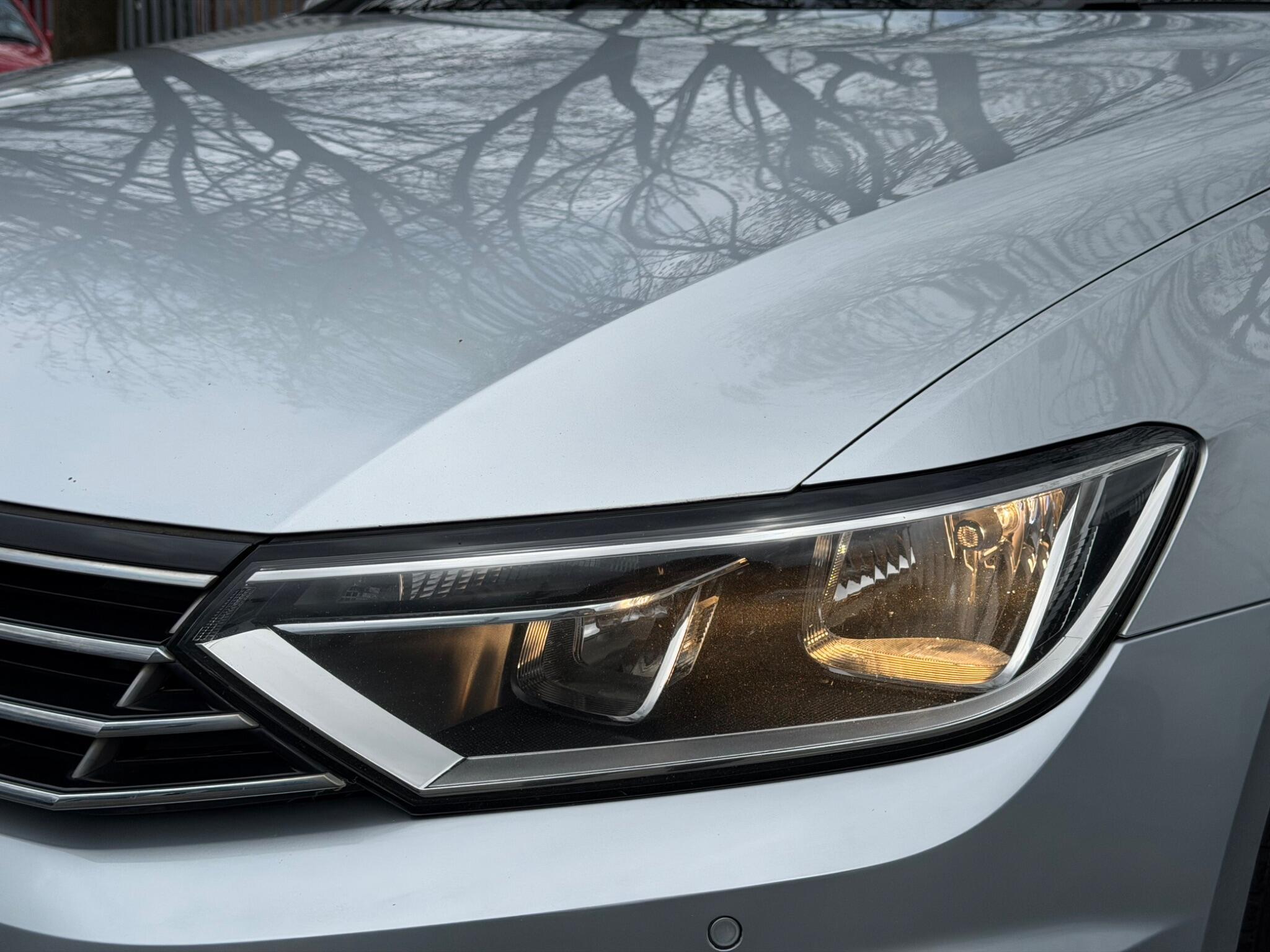 Volkswagen Passat - Image 5