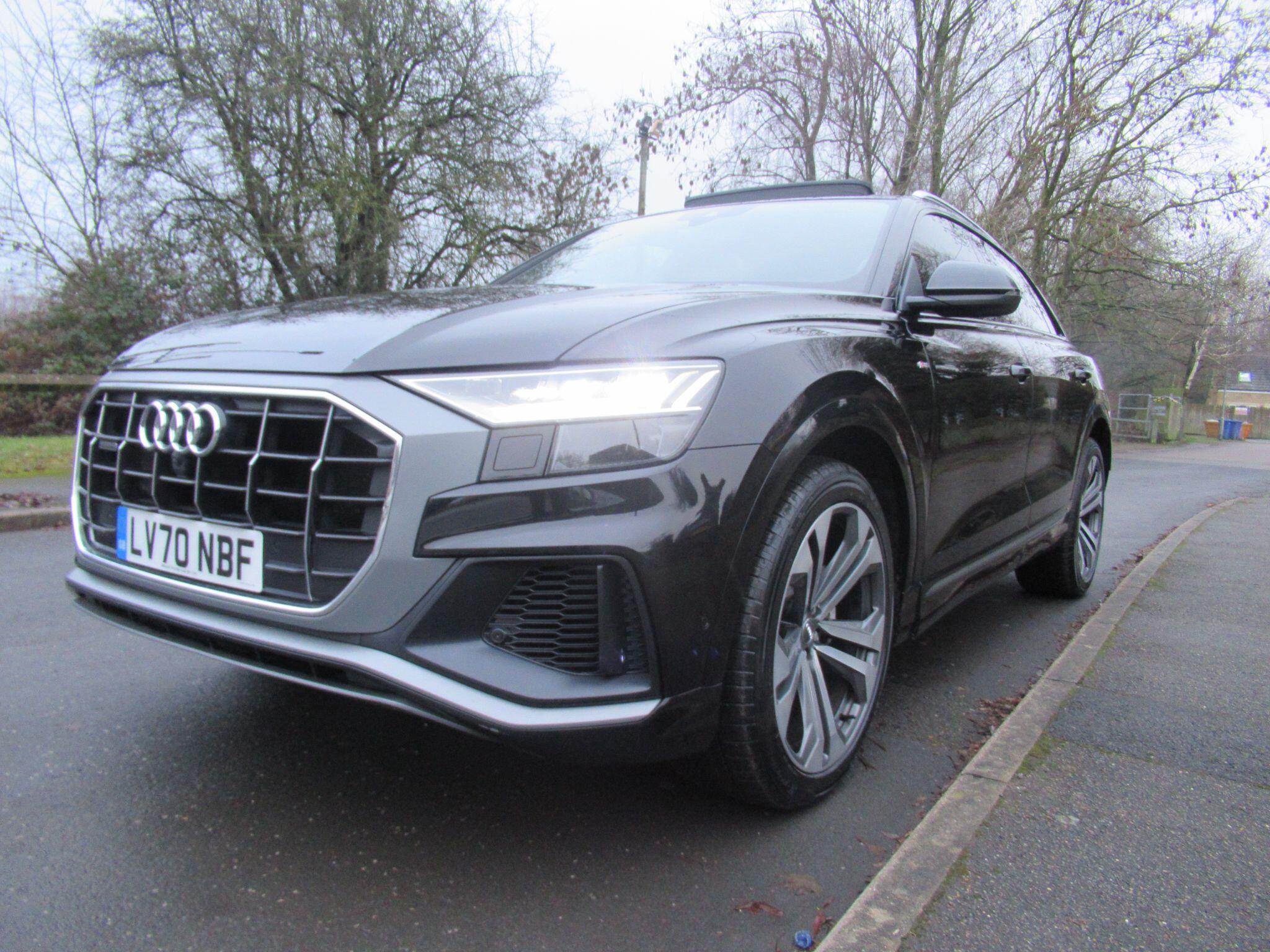 Audi Q8 - Image 9