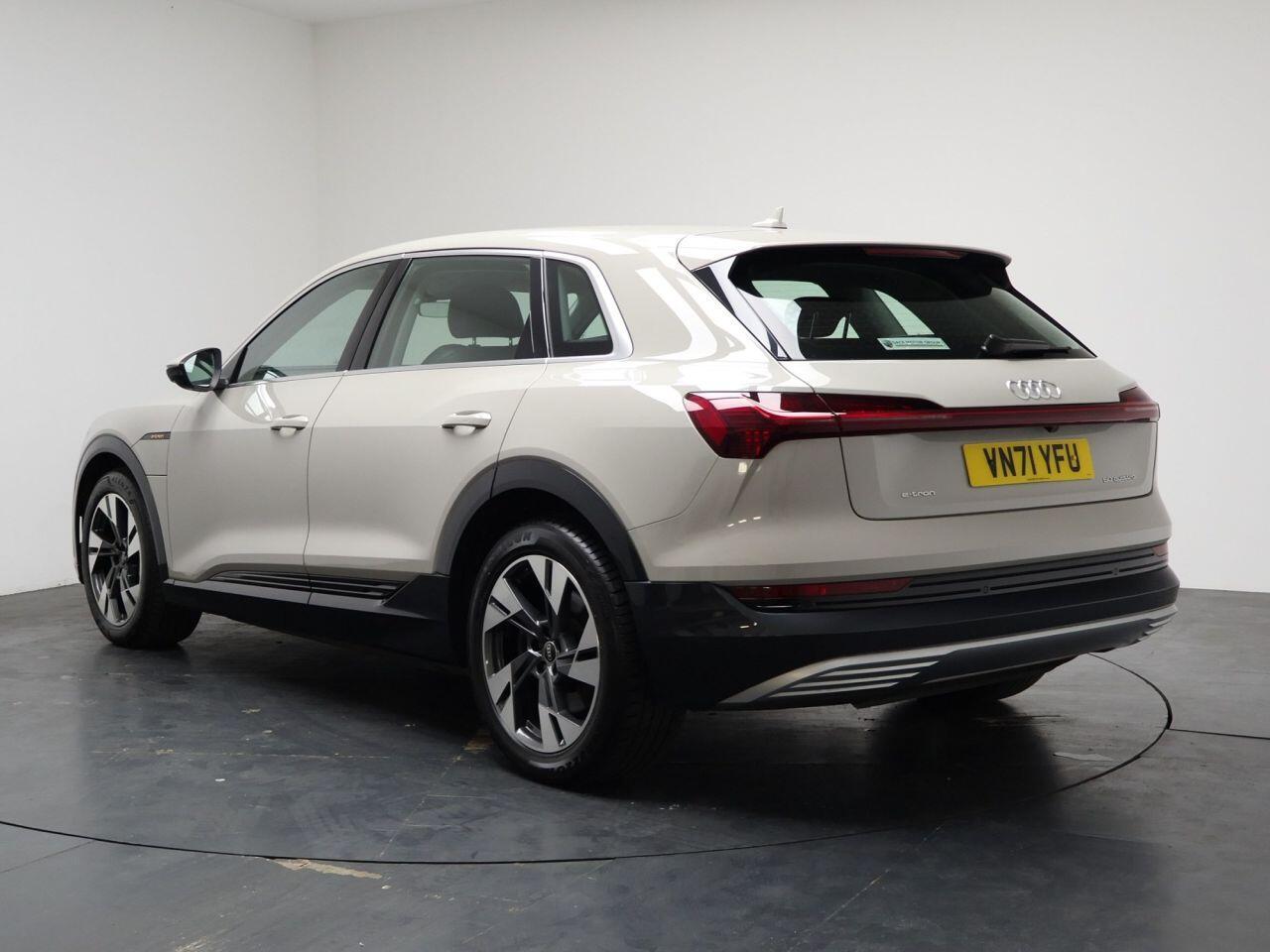 Audi E-Tron - Image 9