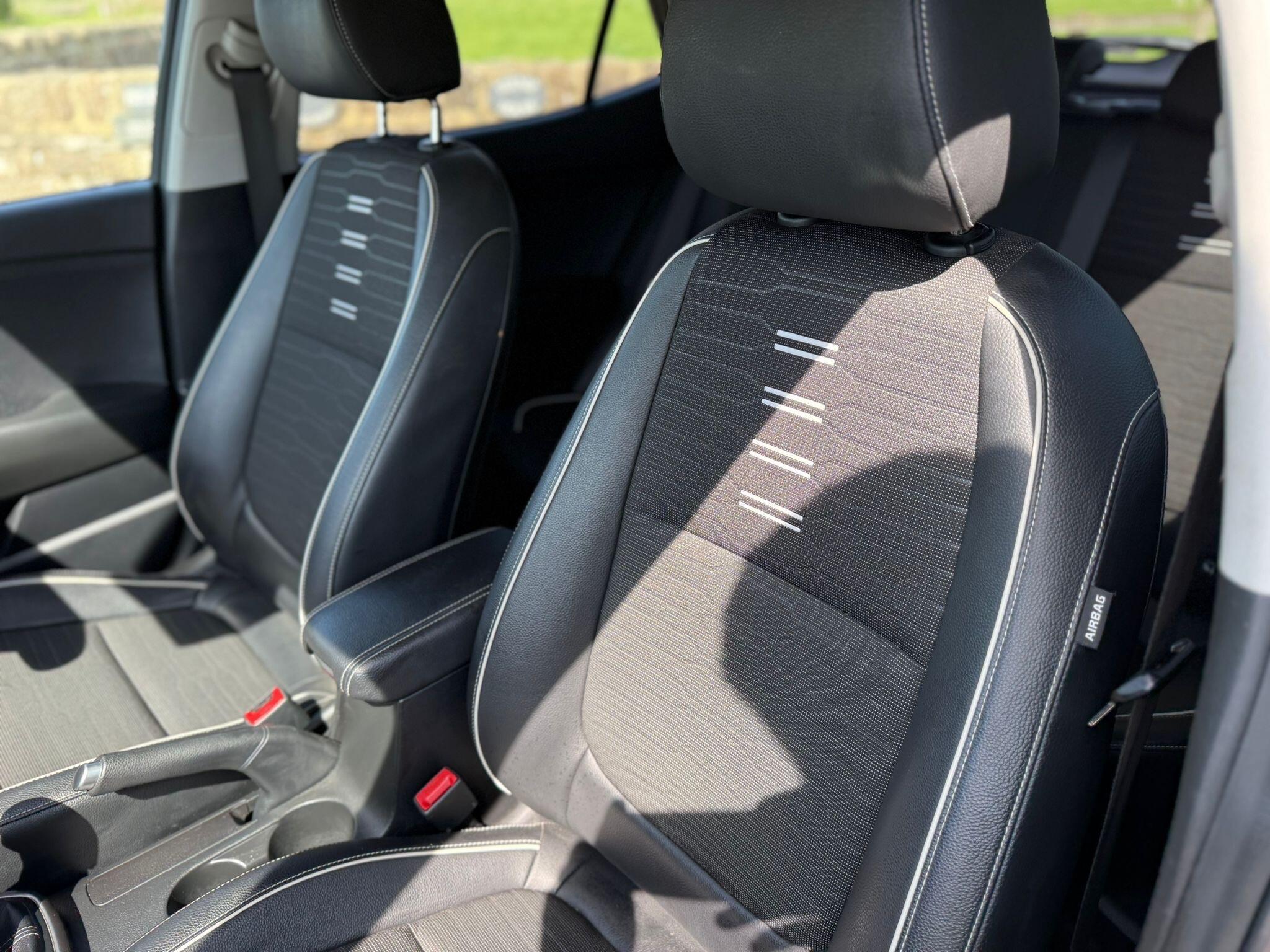 Kia Stonic - Image 48