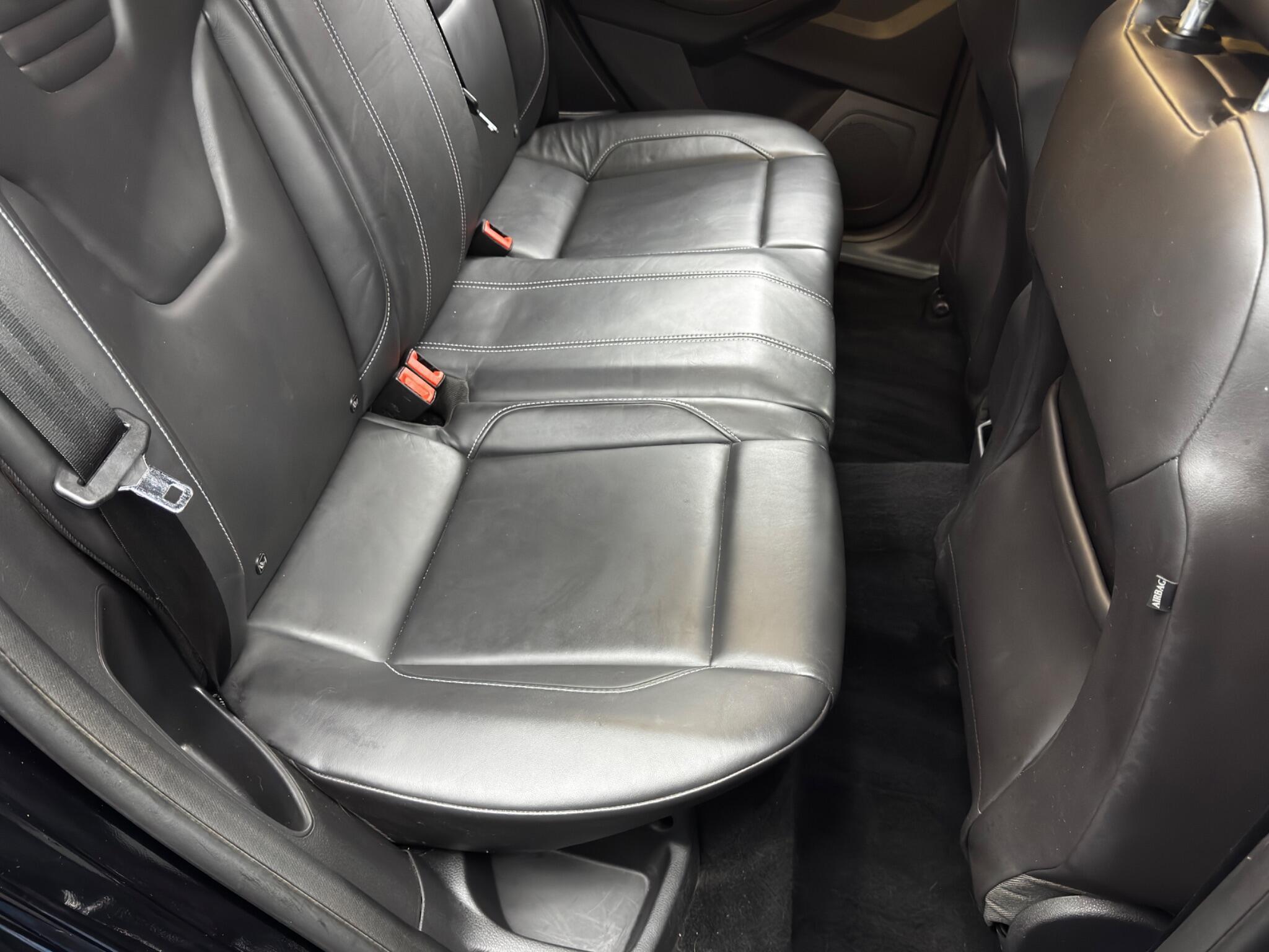 Ford Focus - Image 16