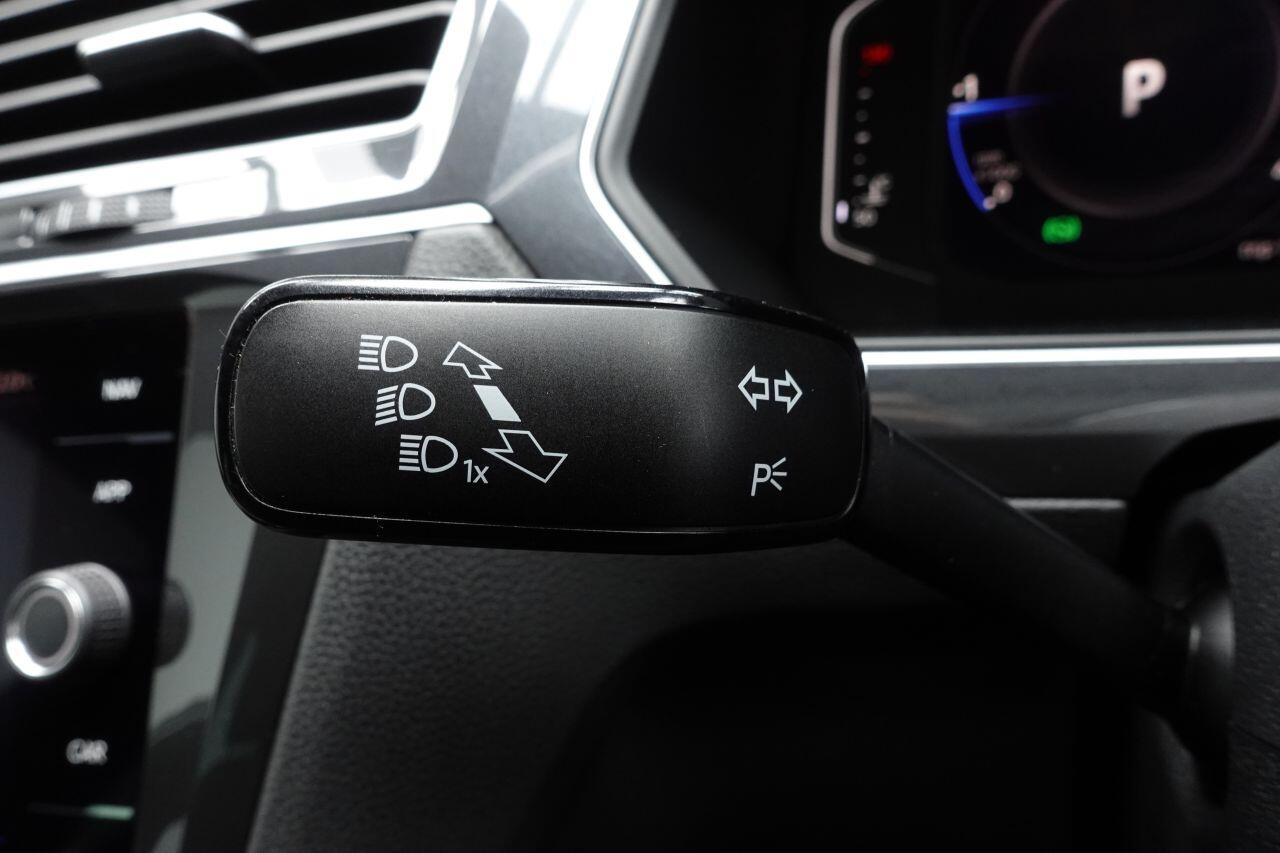 Volkswagen Tiguan - Image 36