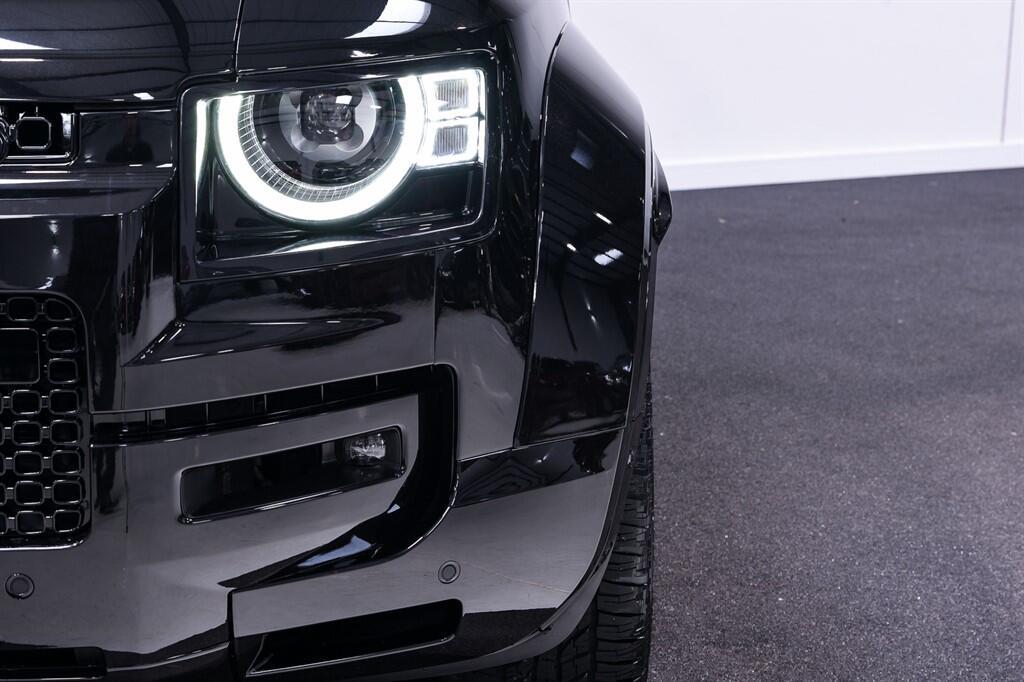 Land Rover Defender 110 - Image 10