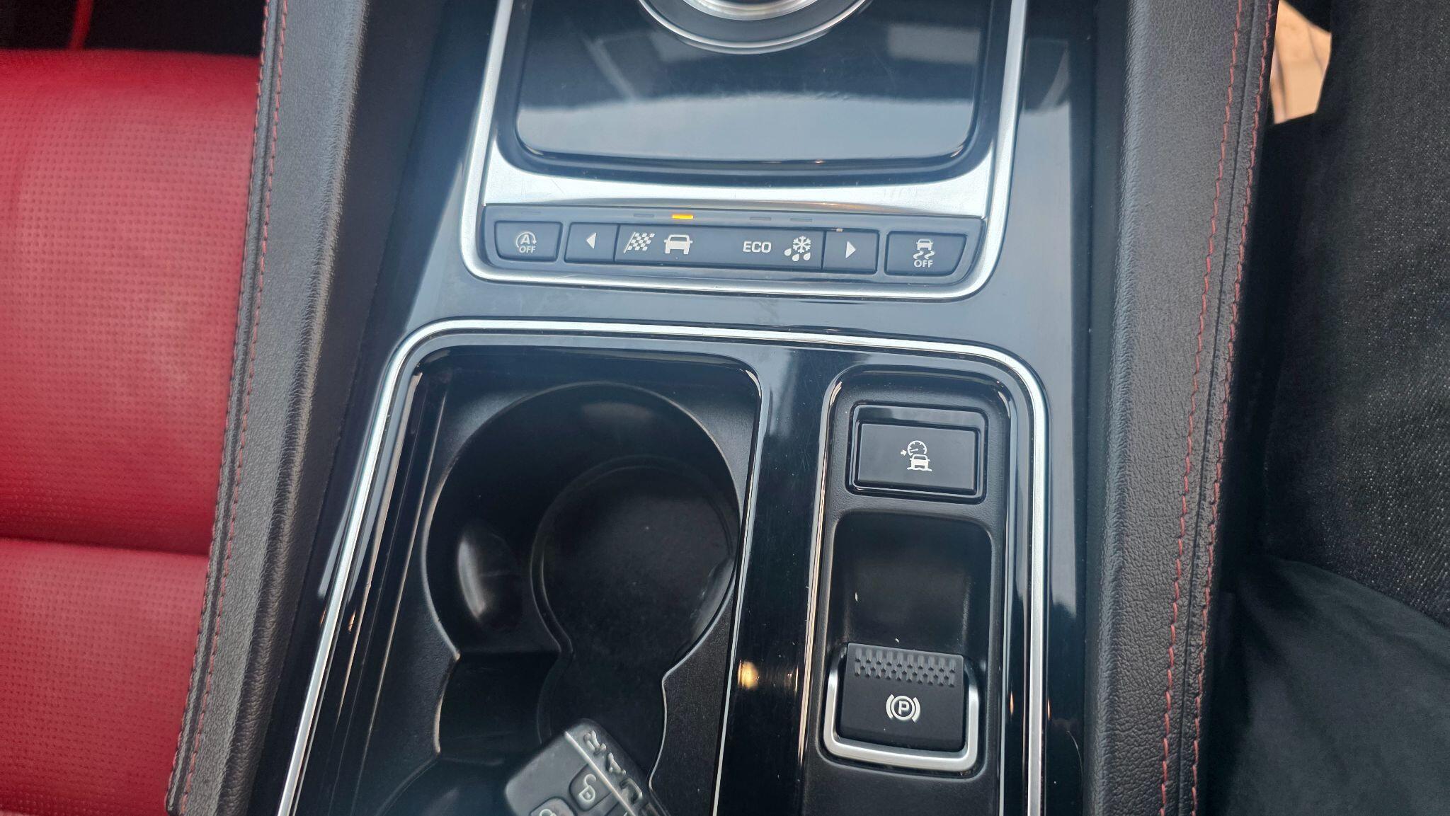 Jaguar F-Pace - Image 33