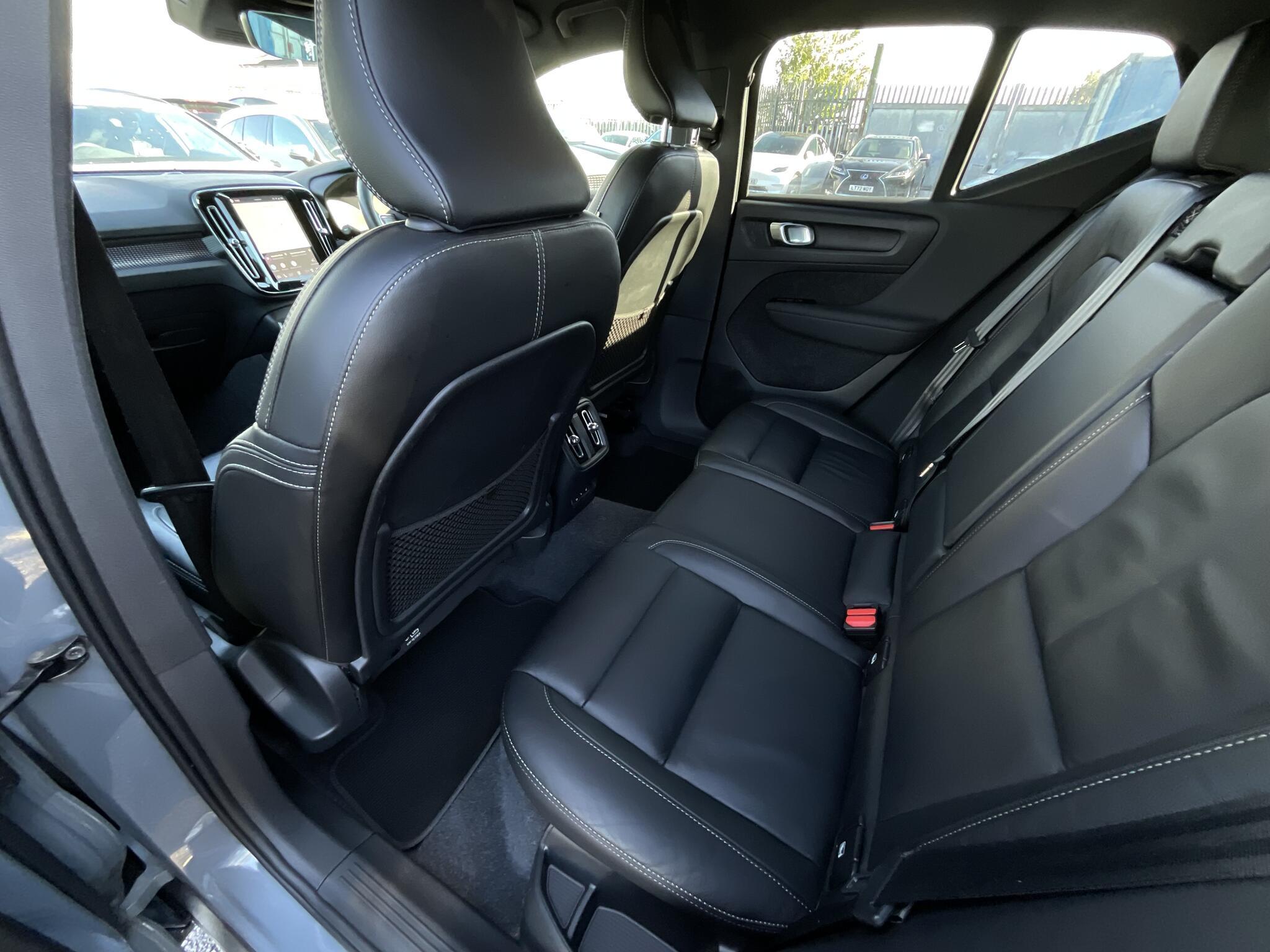 Volvo XC40 - Image 13