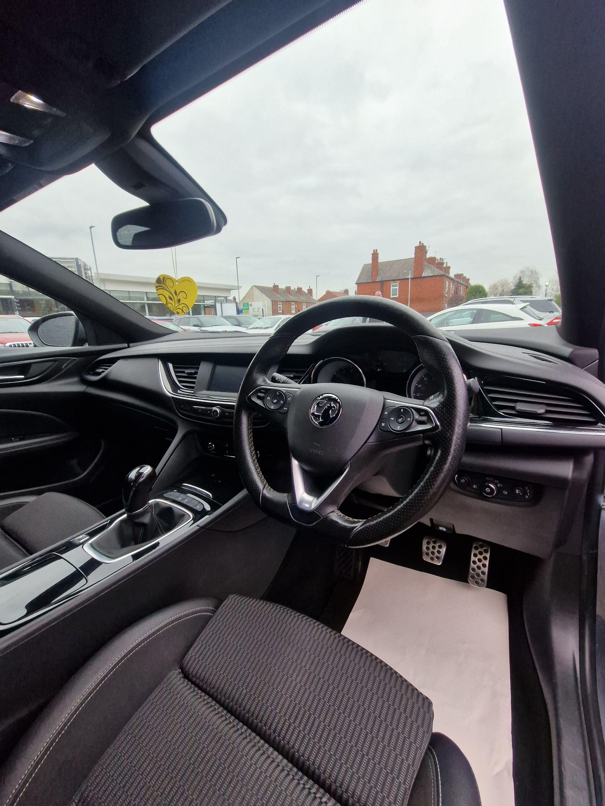 Vauxhall Insignia - Image 30