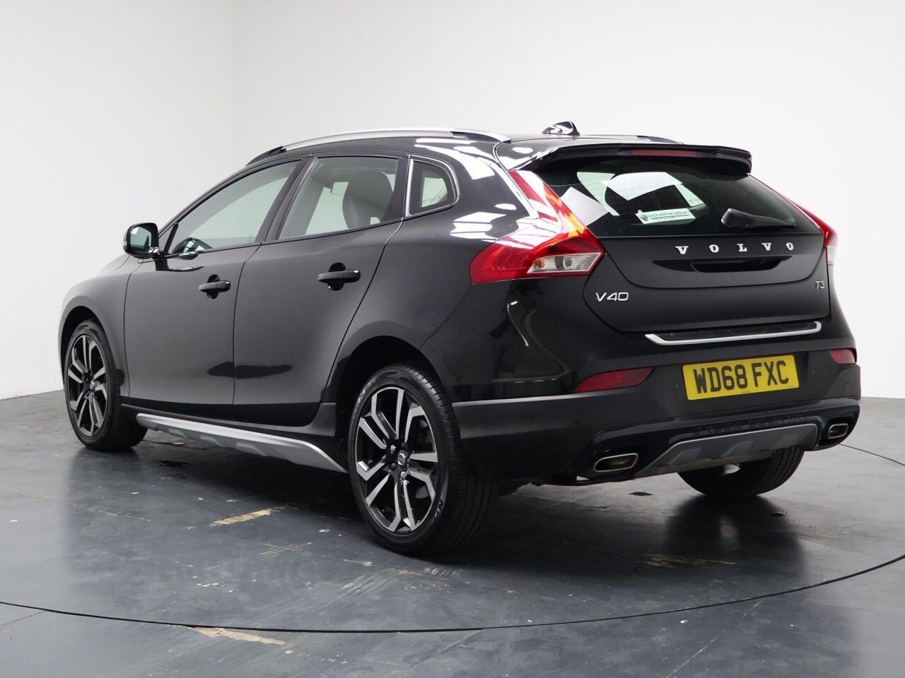 Volvo V40 CROSS COUNTRY - Image 9