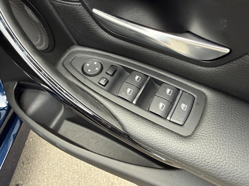 BMW 3 Series - Image 25