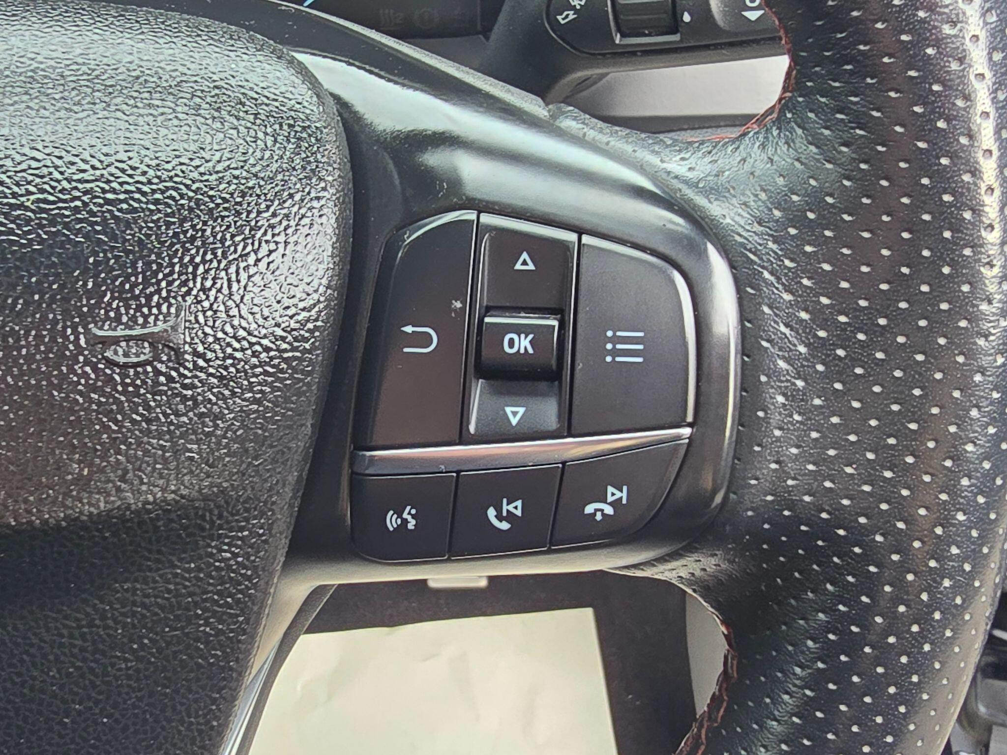 Ford Focus - Image 24