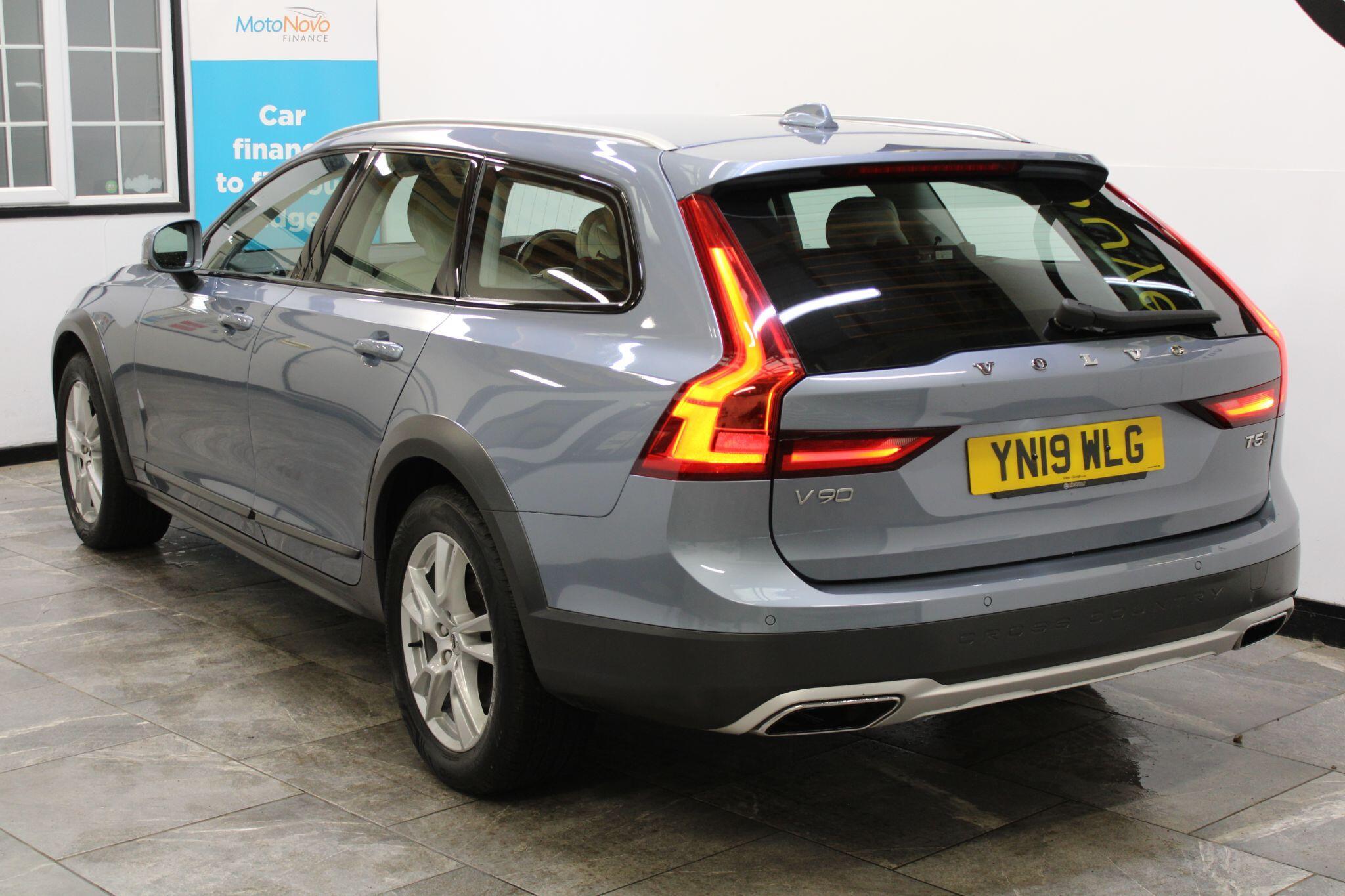 Volvo V90 CROSS COUNTRY - Image 20
