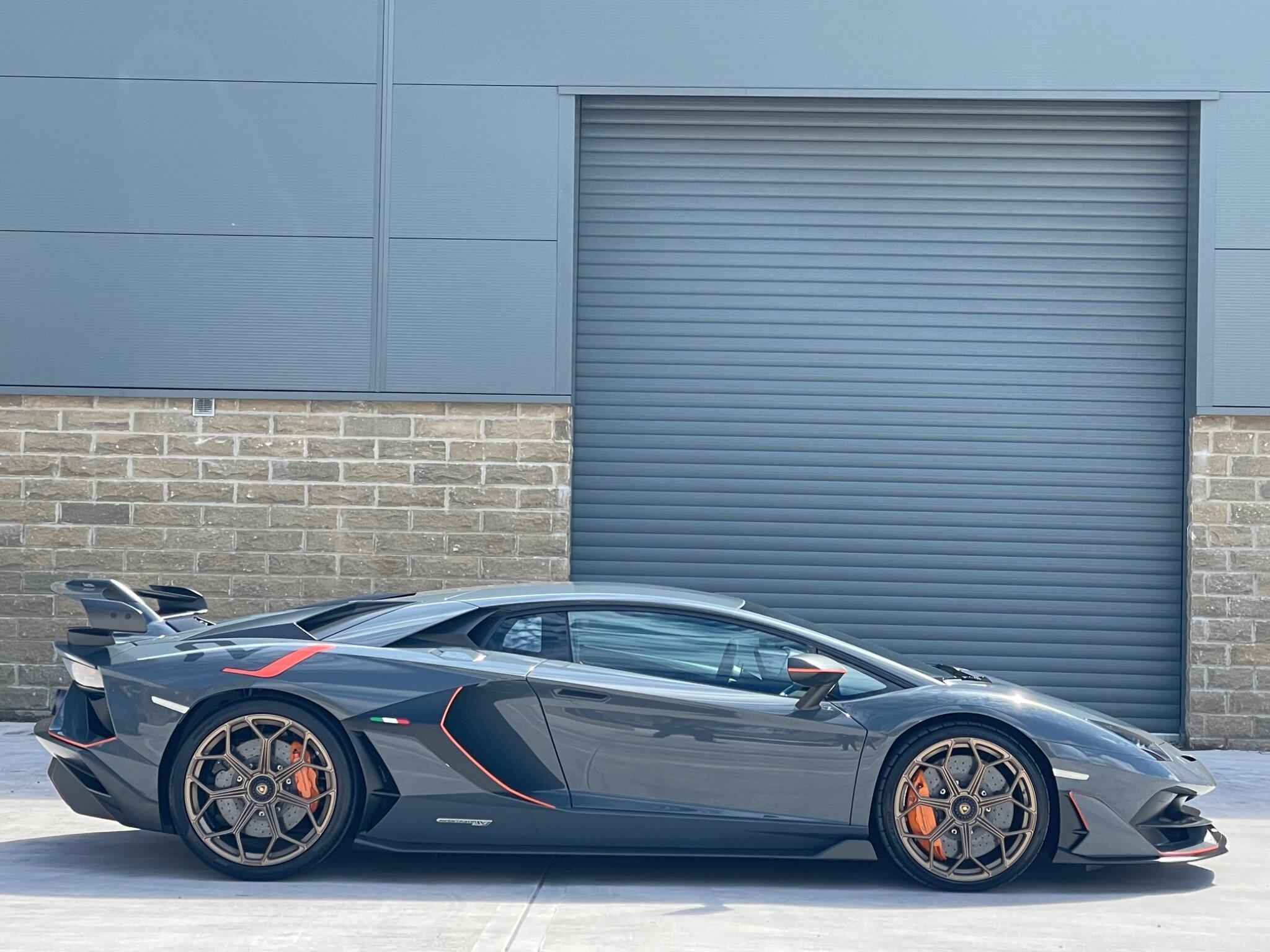 Lamborghini Aventador - Image 5