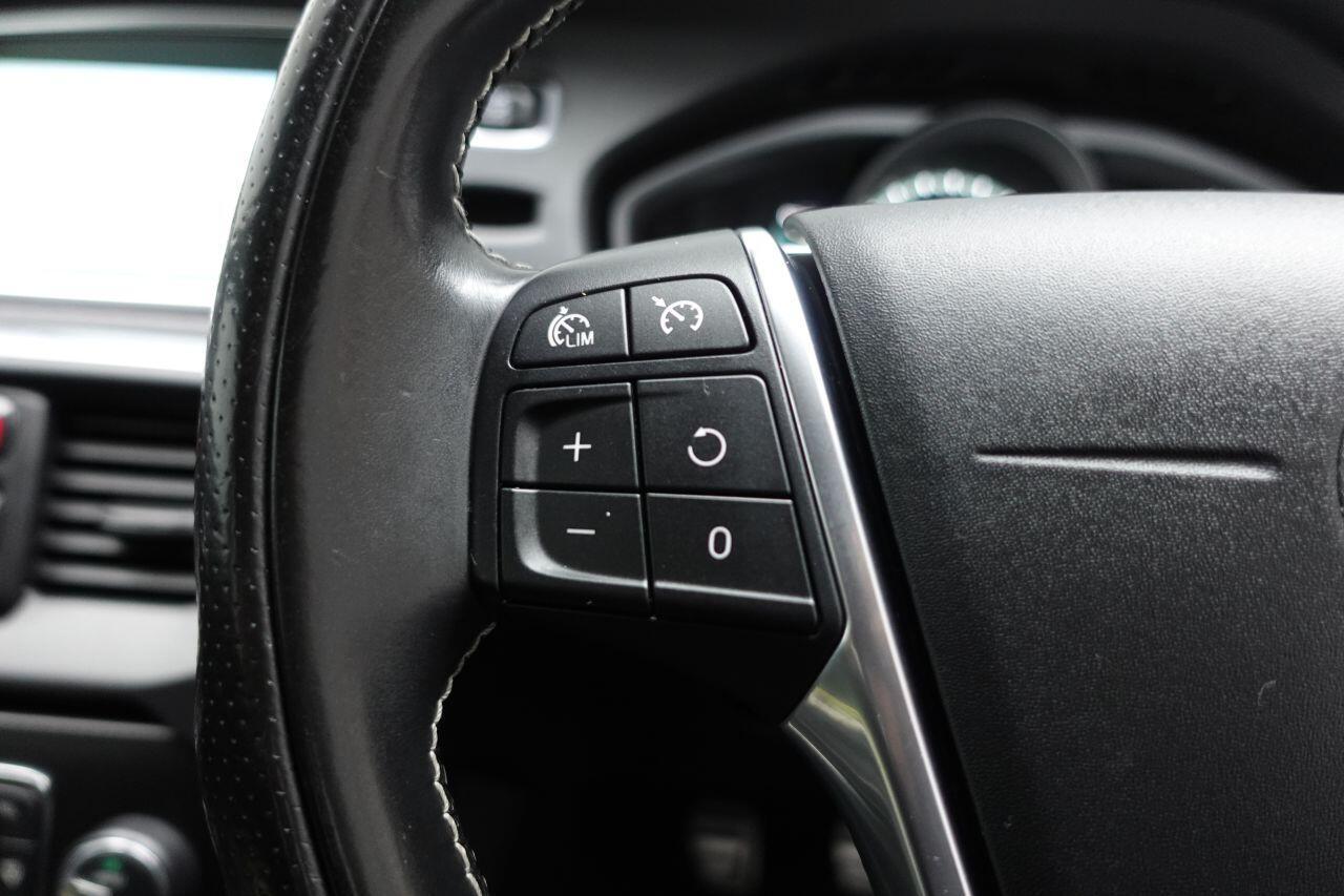 Volvo V40 - Image 29