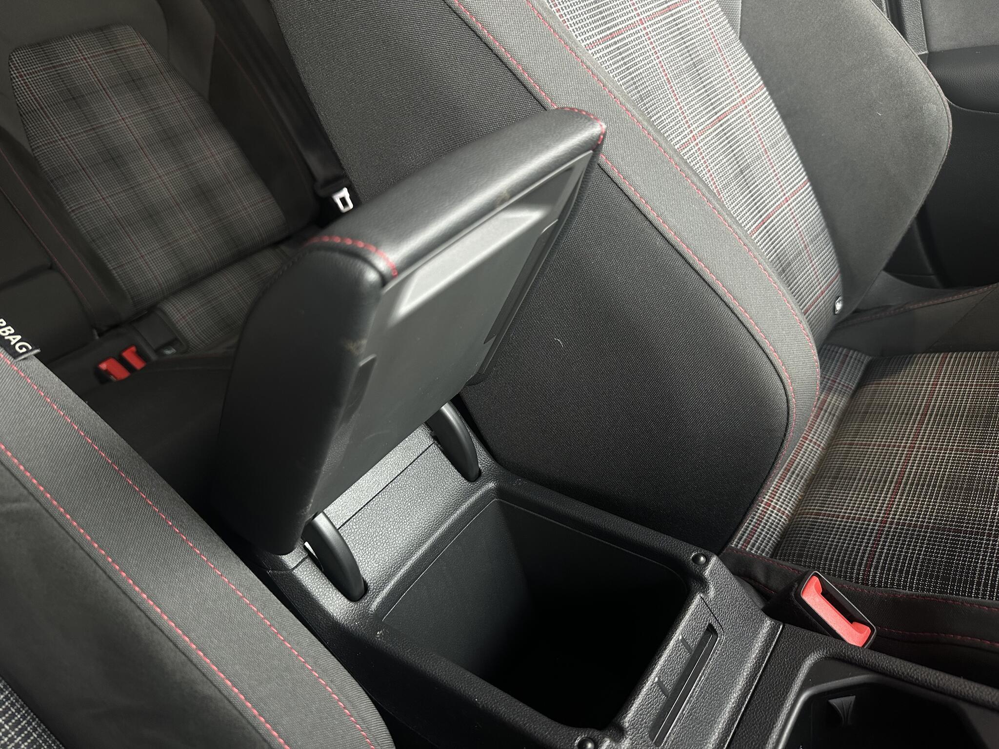 Volkswagen Golf - Image 13