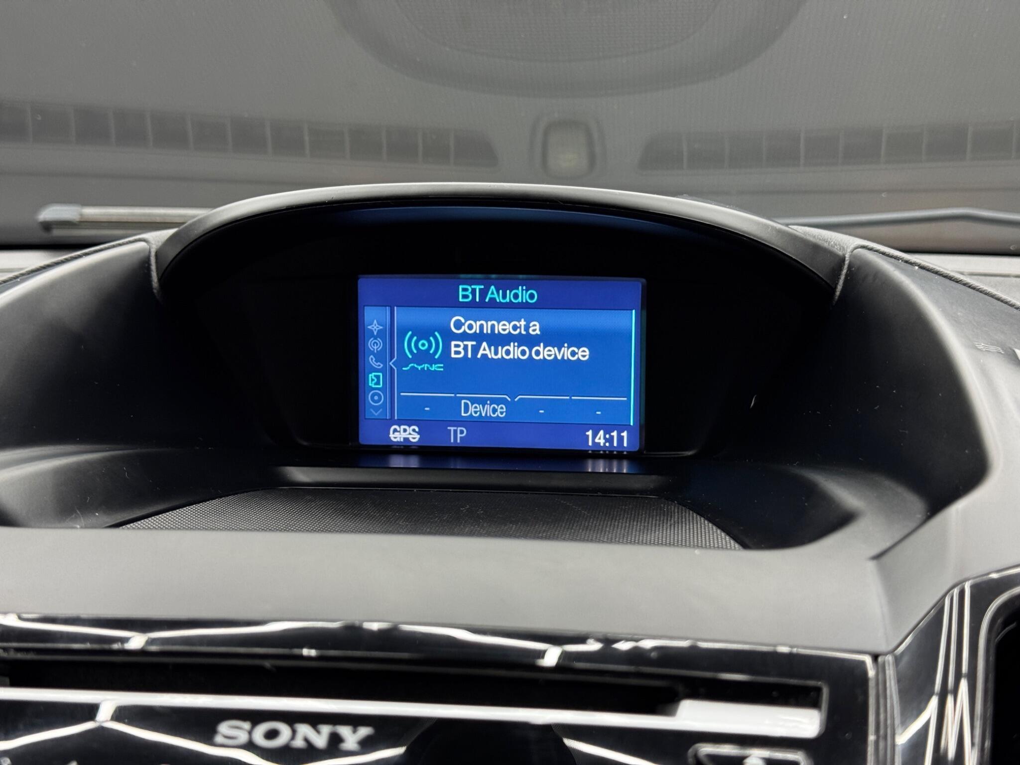 Ford Kuga - Image 30