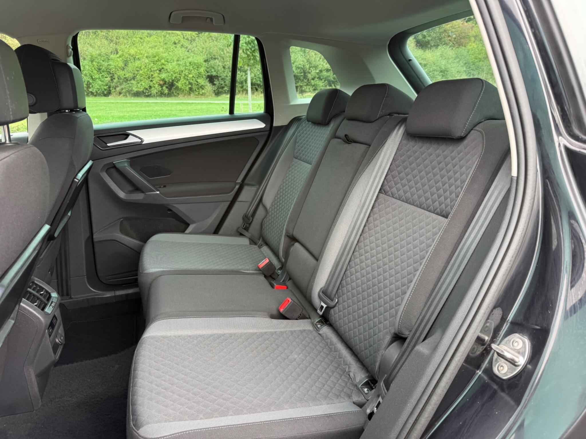 Volkswagen Tiguan - Image 15
