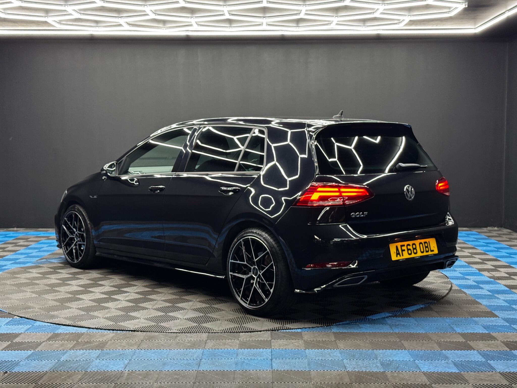 Volkswagen Golf - Image 7