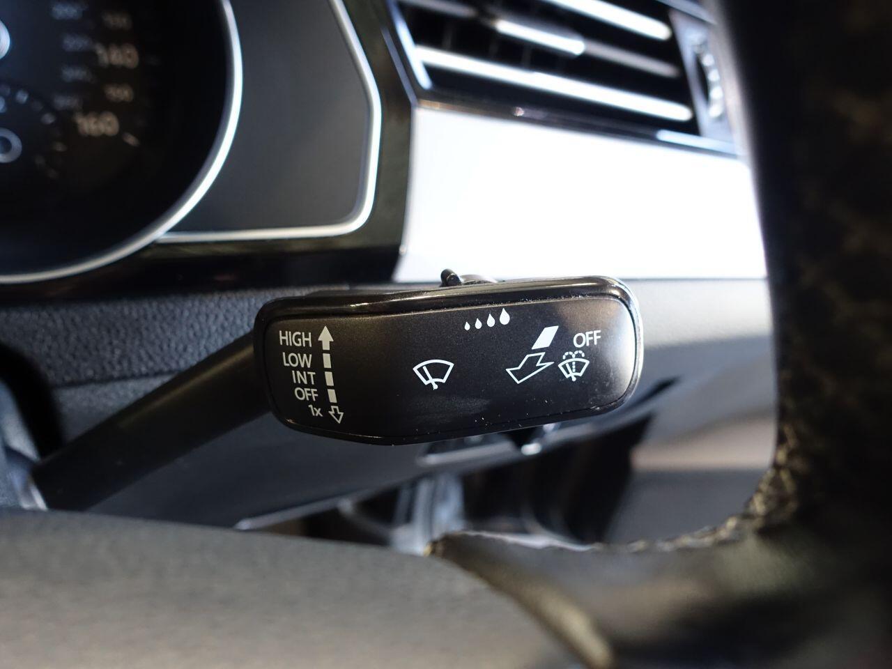 Volkswagen Passat - Image 22
