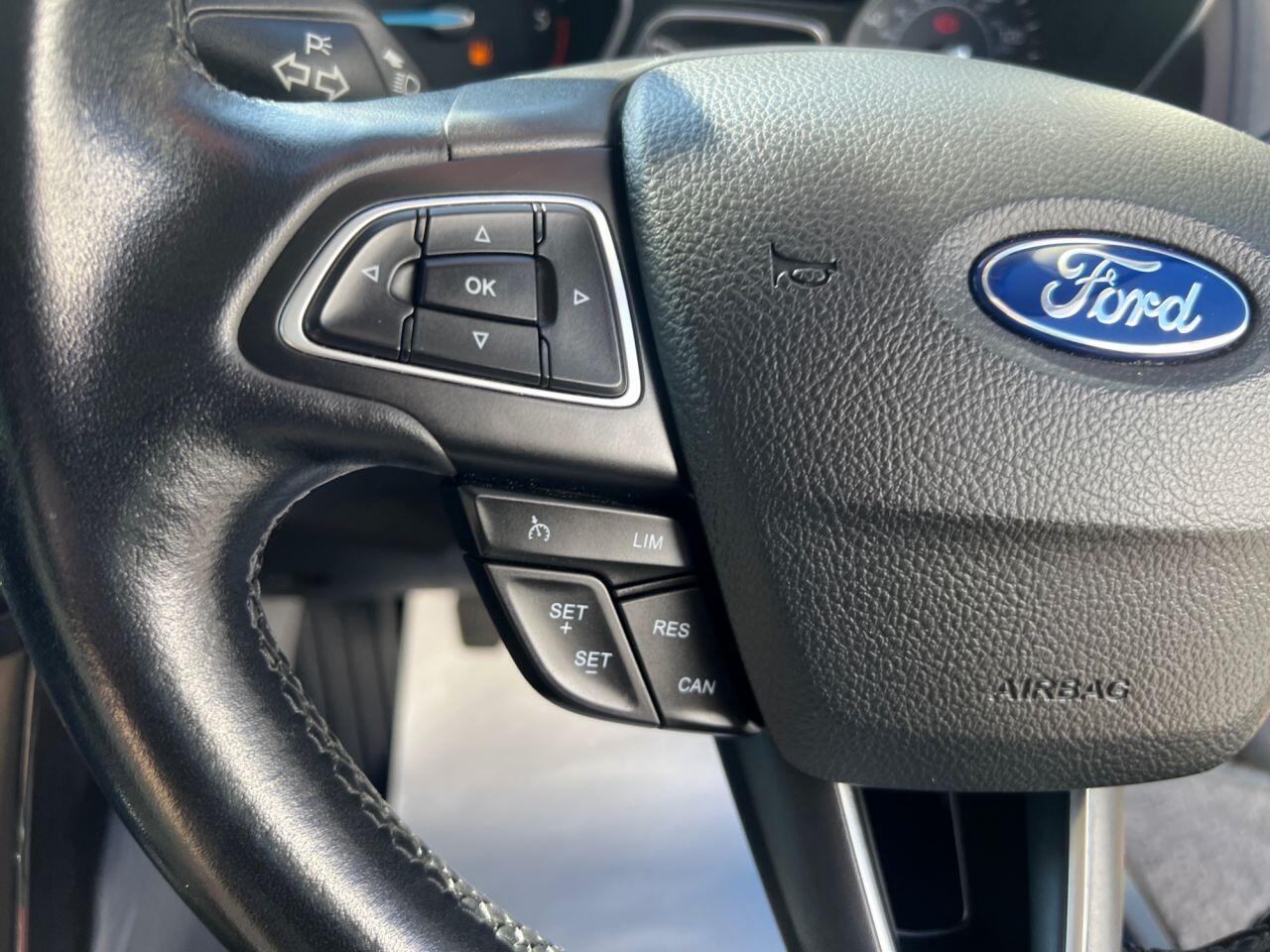Ford Focus - Image 26