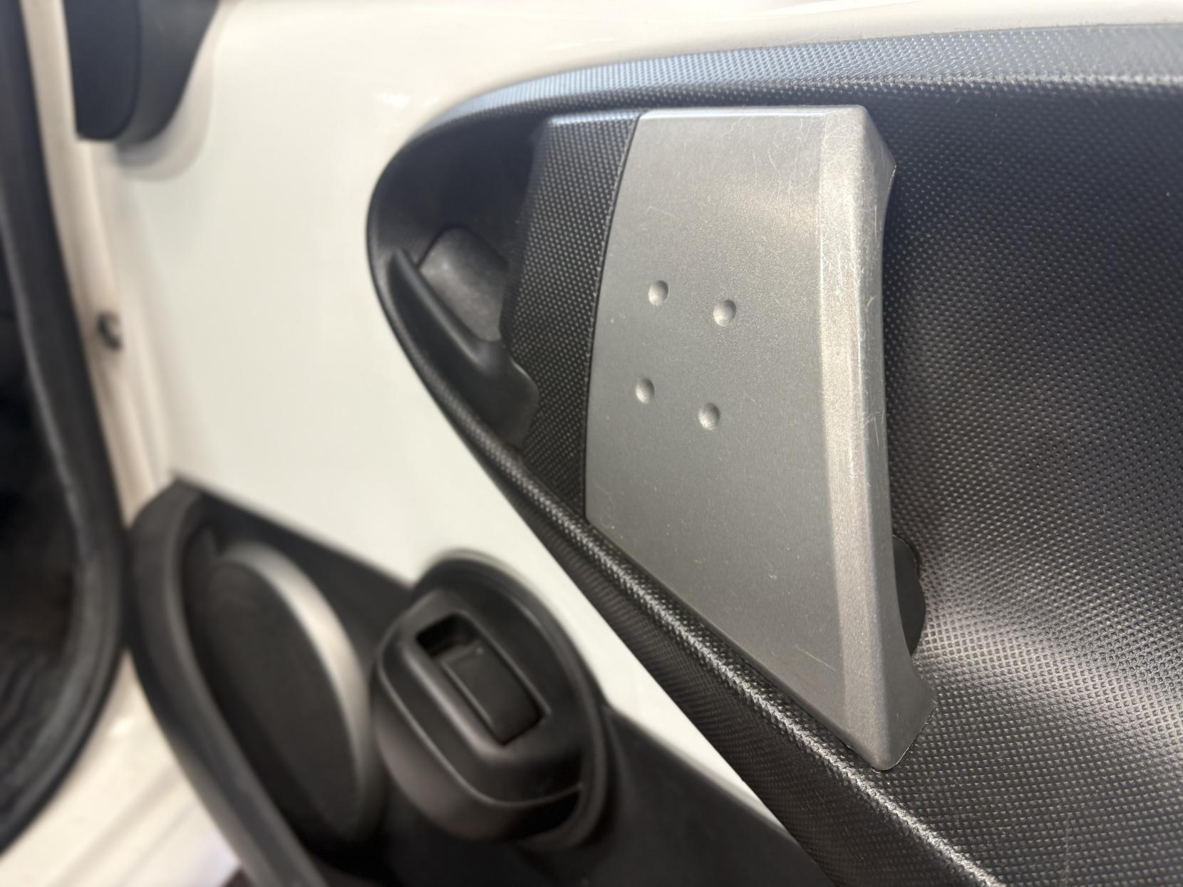 Toyota Aygo - Image 17