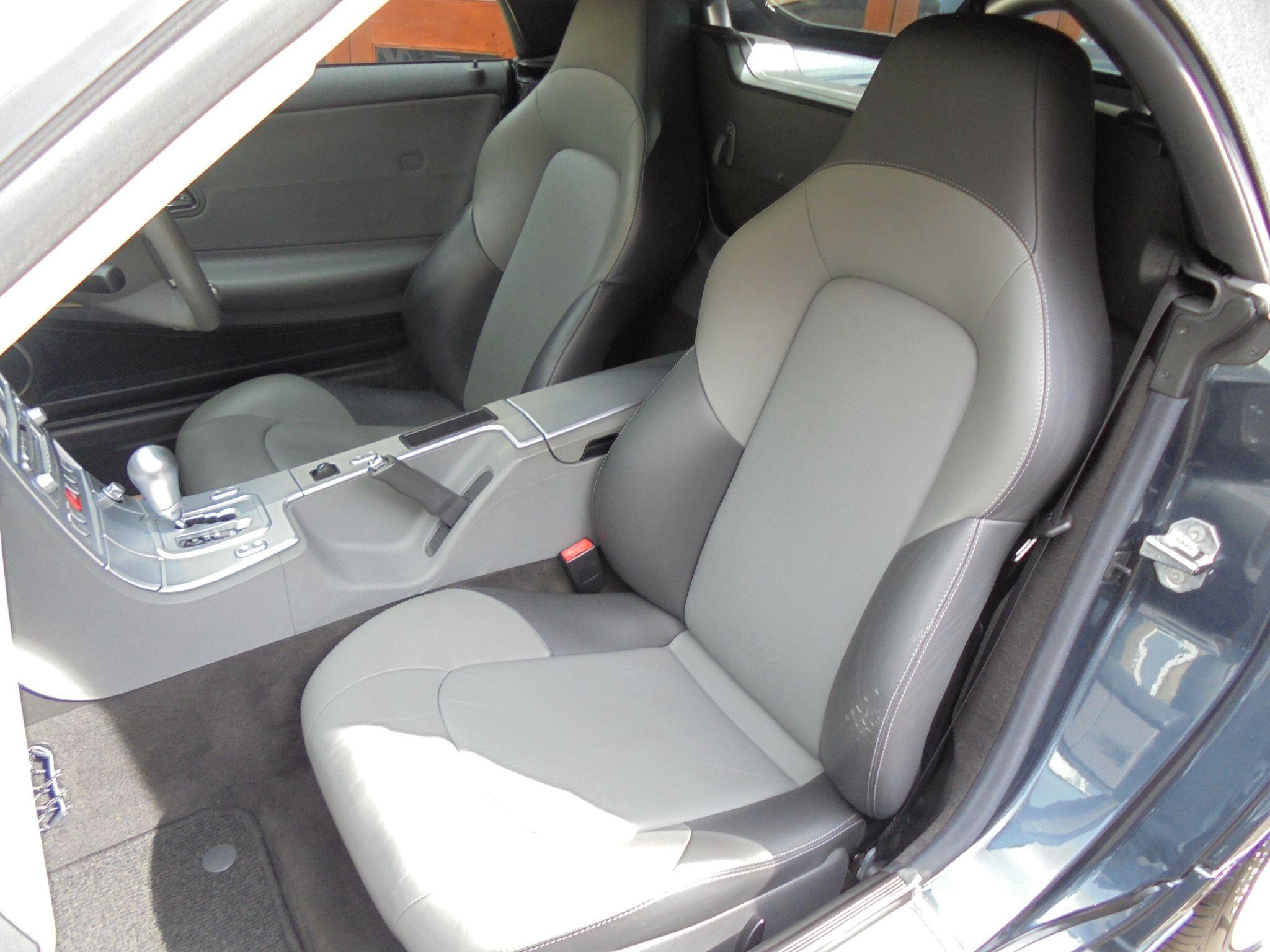Chrysler Crossfire - Image 18