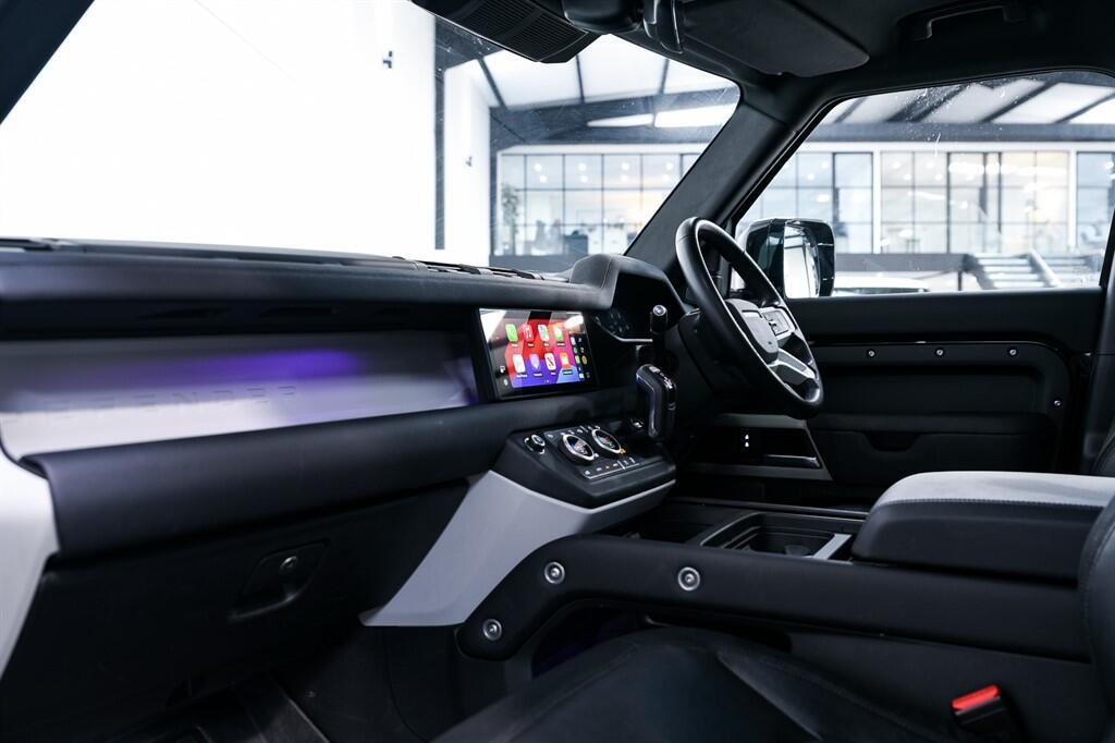 Land Rover Defender 110 - Image 12