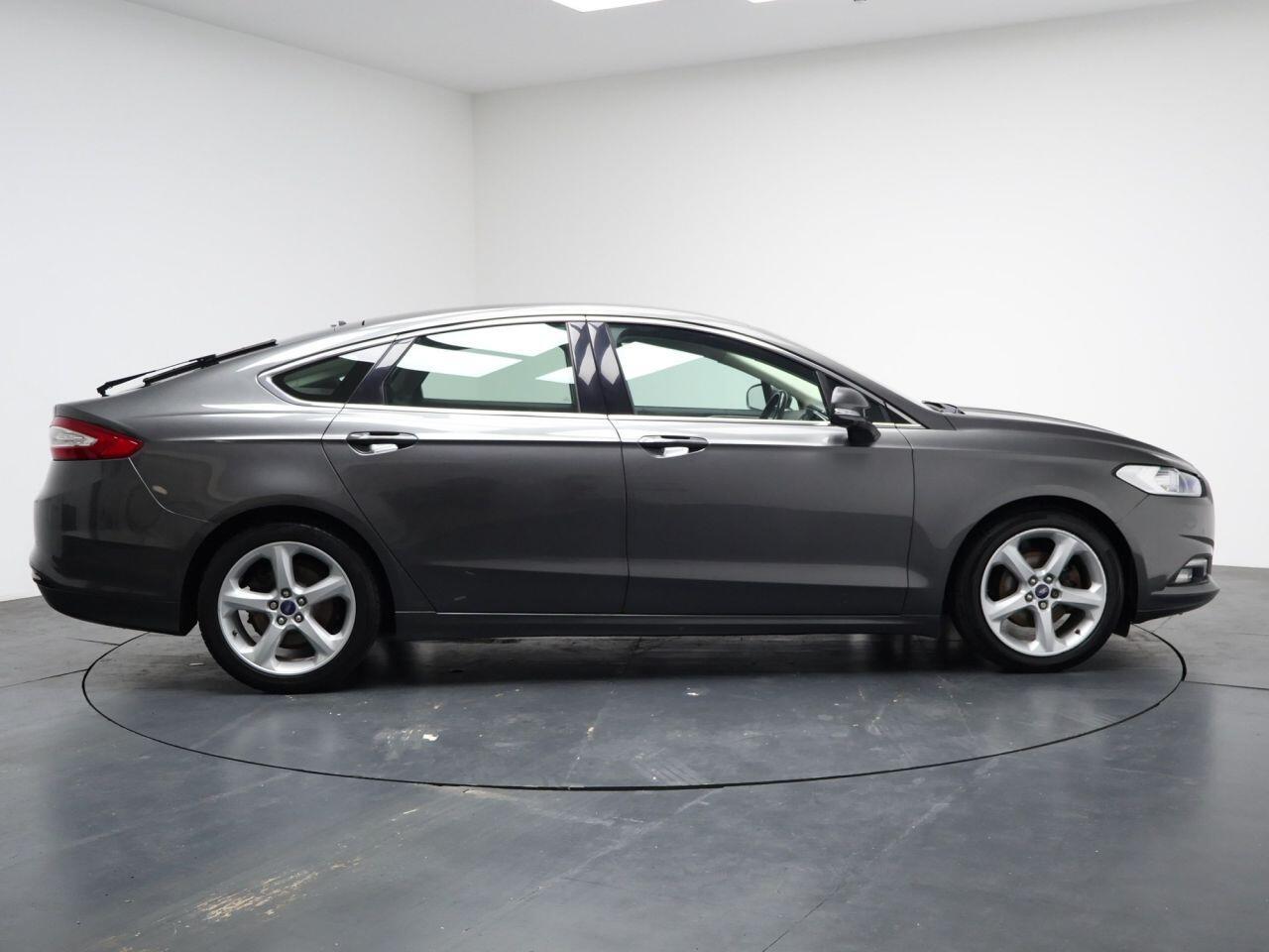 Ford Mondeo - Image 14