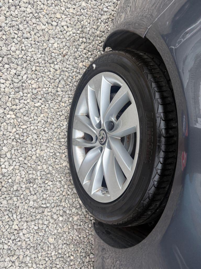 Vauxhall Insignia - Image 19