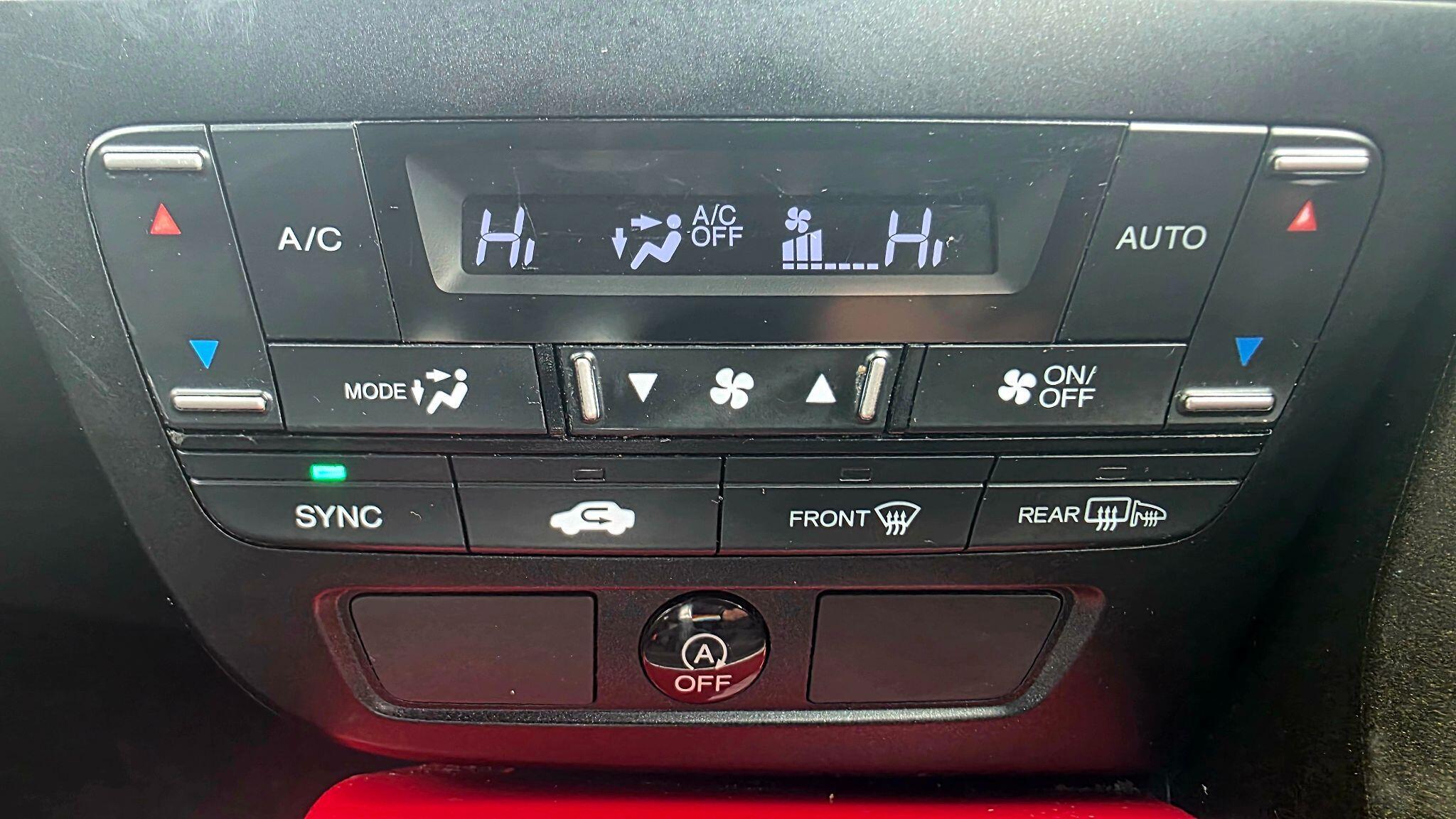 Honda Civic - Image 30