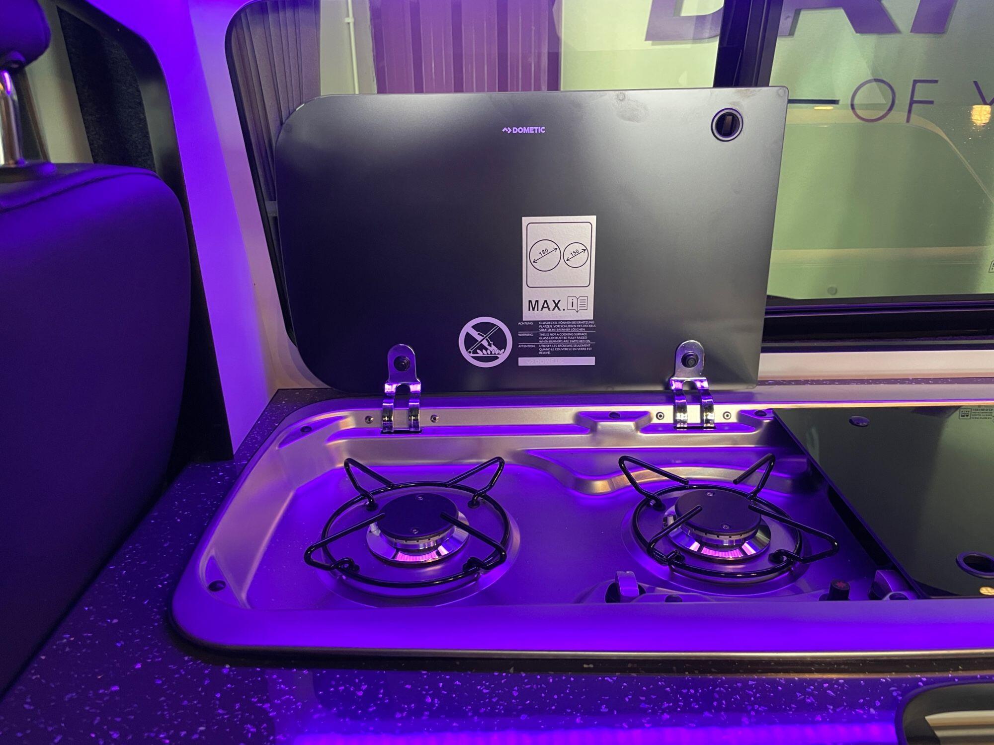 Volkswagen Transporter - Image 22