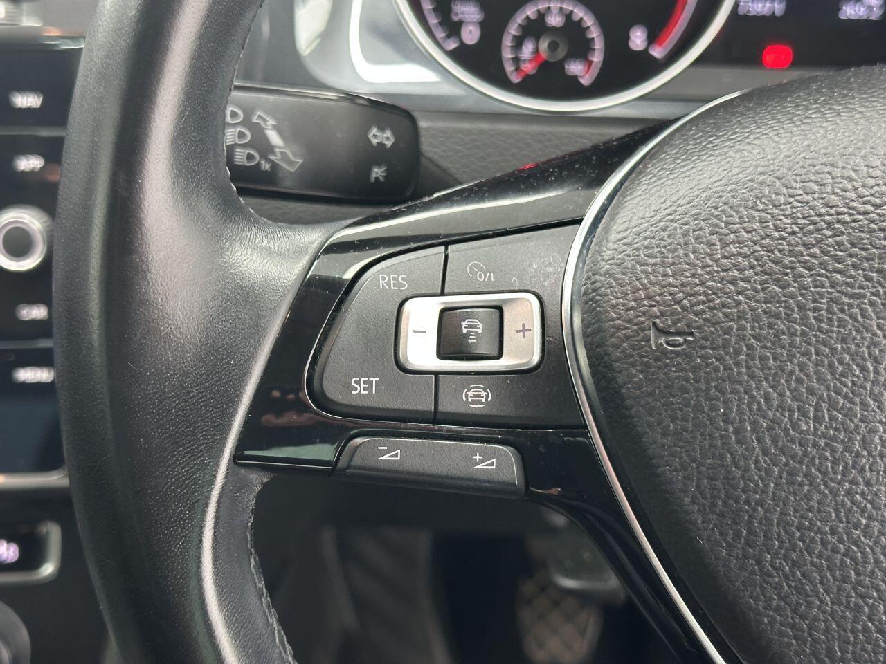 Volkswagen Golf - Image 21