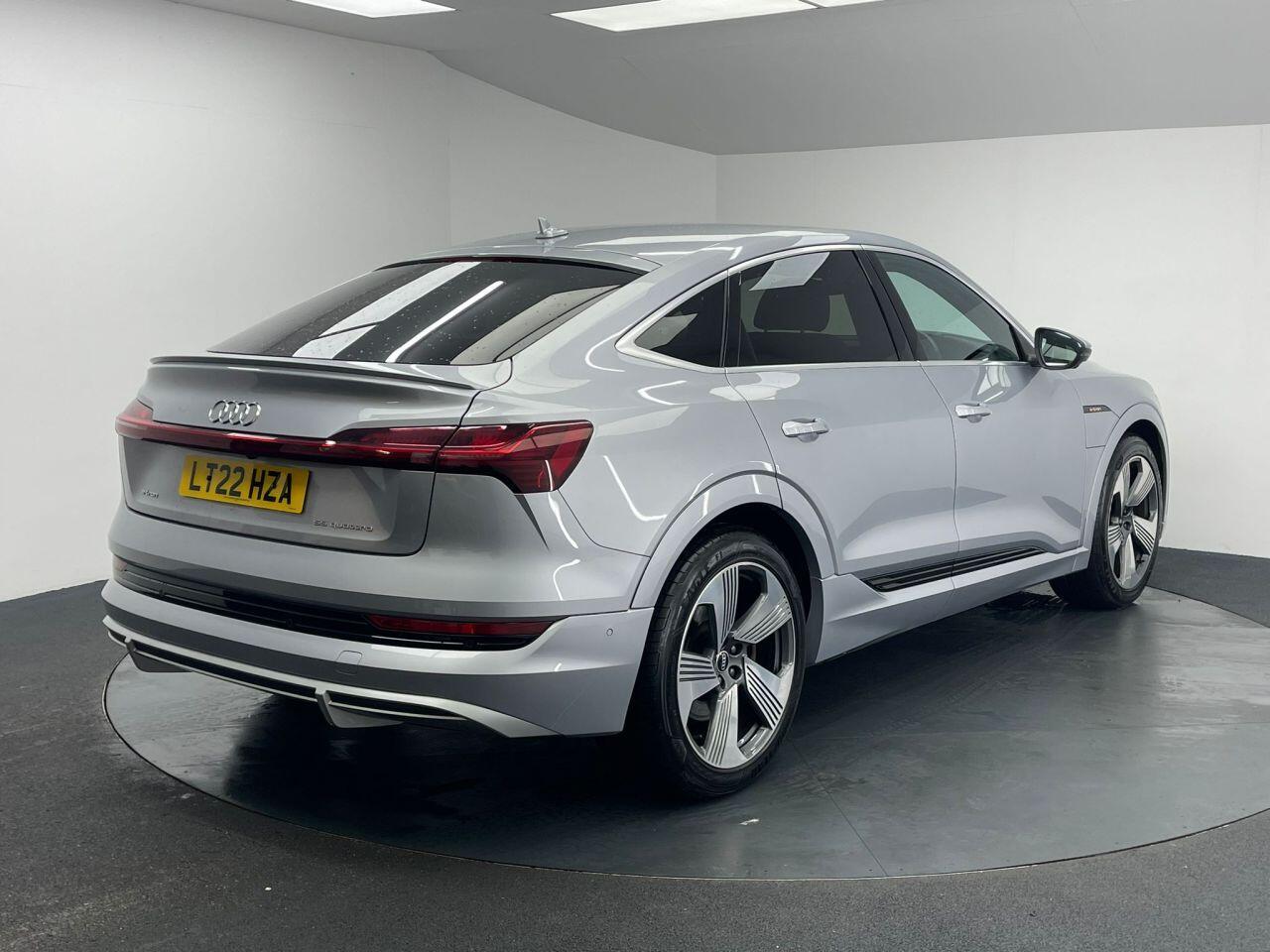 Audi E-Tron - Image 11