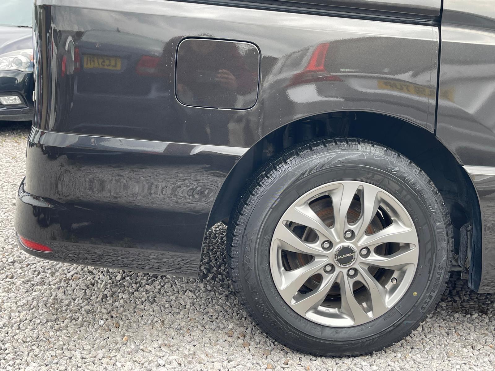 Nissan Serena - Image 38