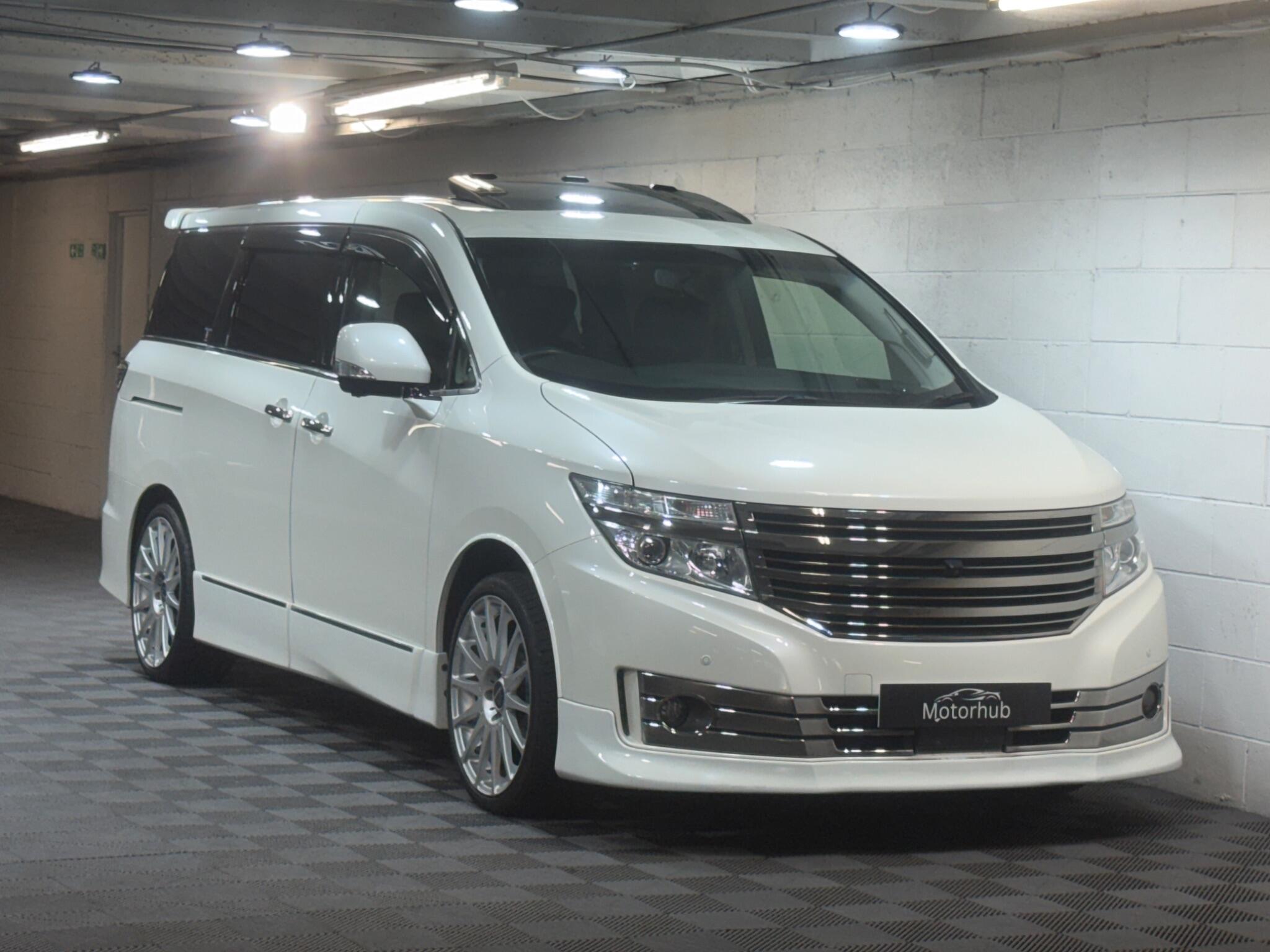 Nissan Elgrand - Image 2