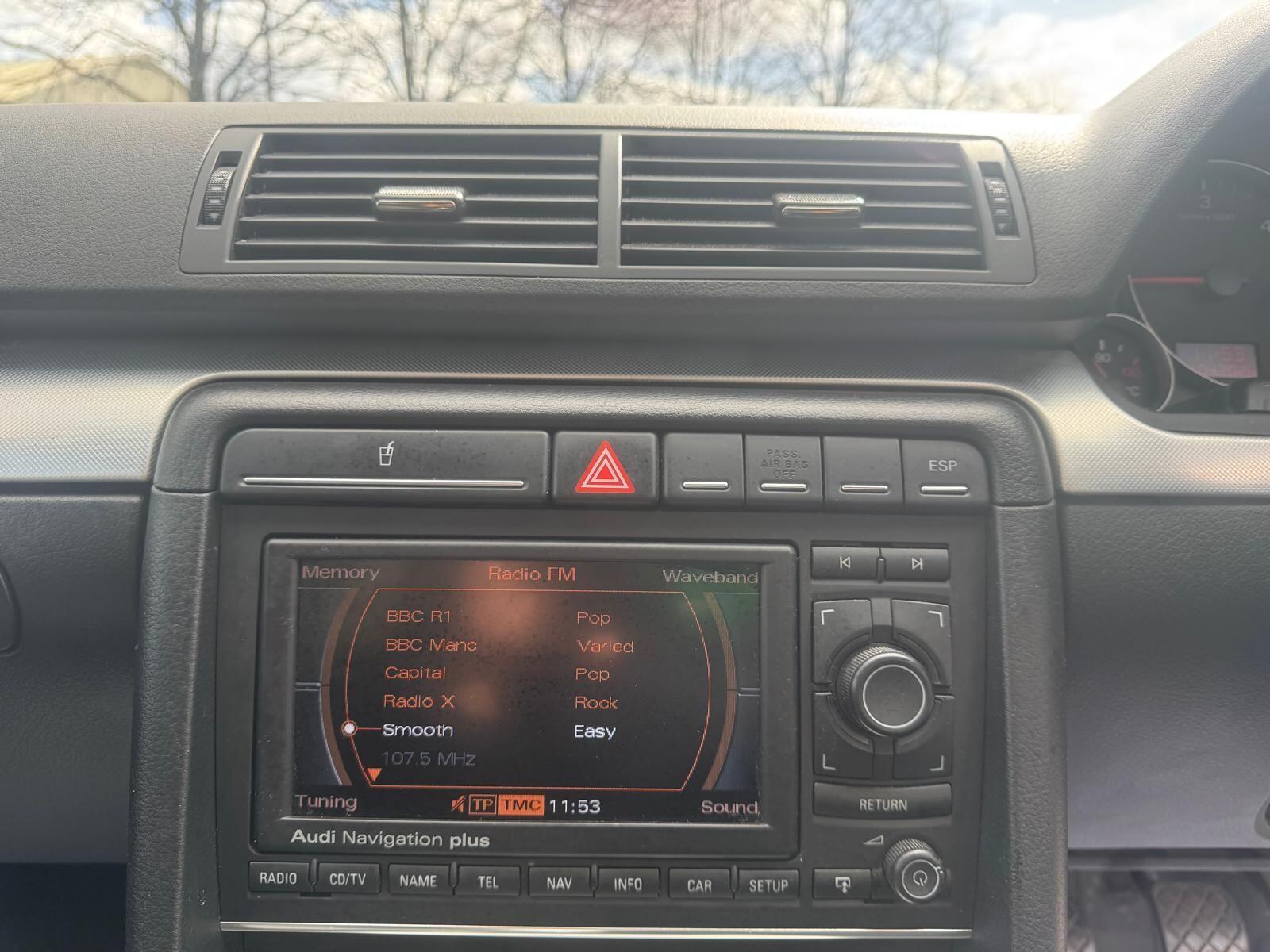 Audi A4 Avant - Image 32