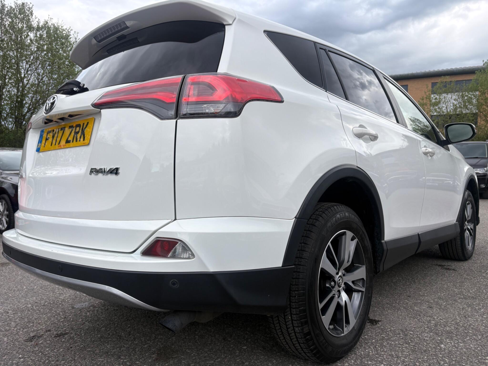 Toyota RAV4 - Image 18