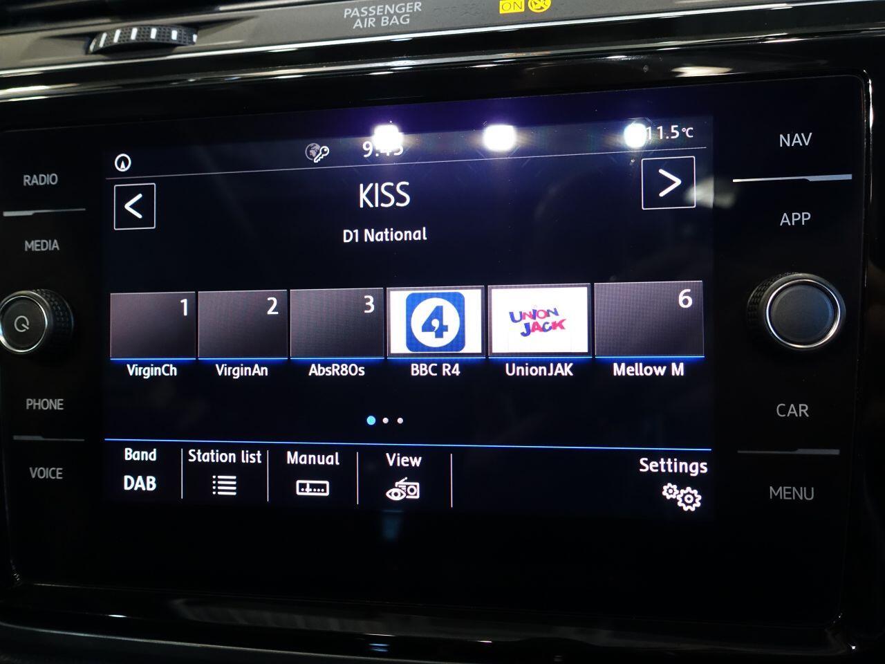 Volkswagen Touran - Image 30