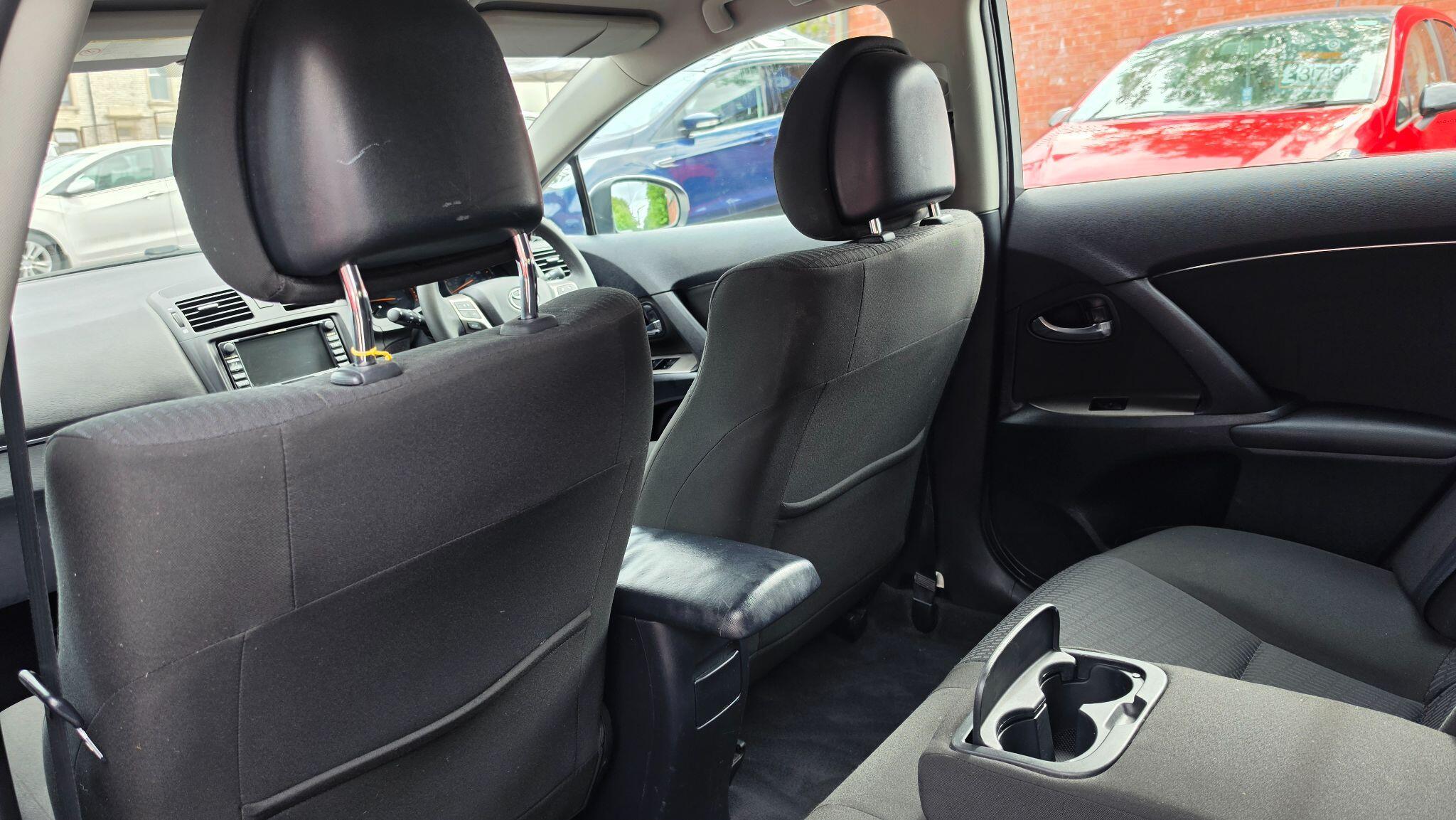 Toyota Avensis - Image 15