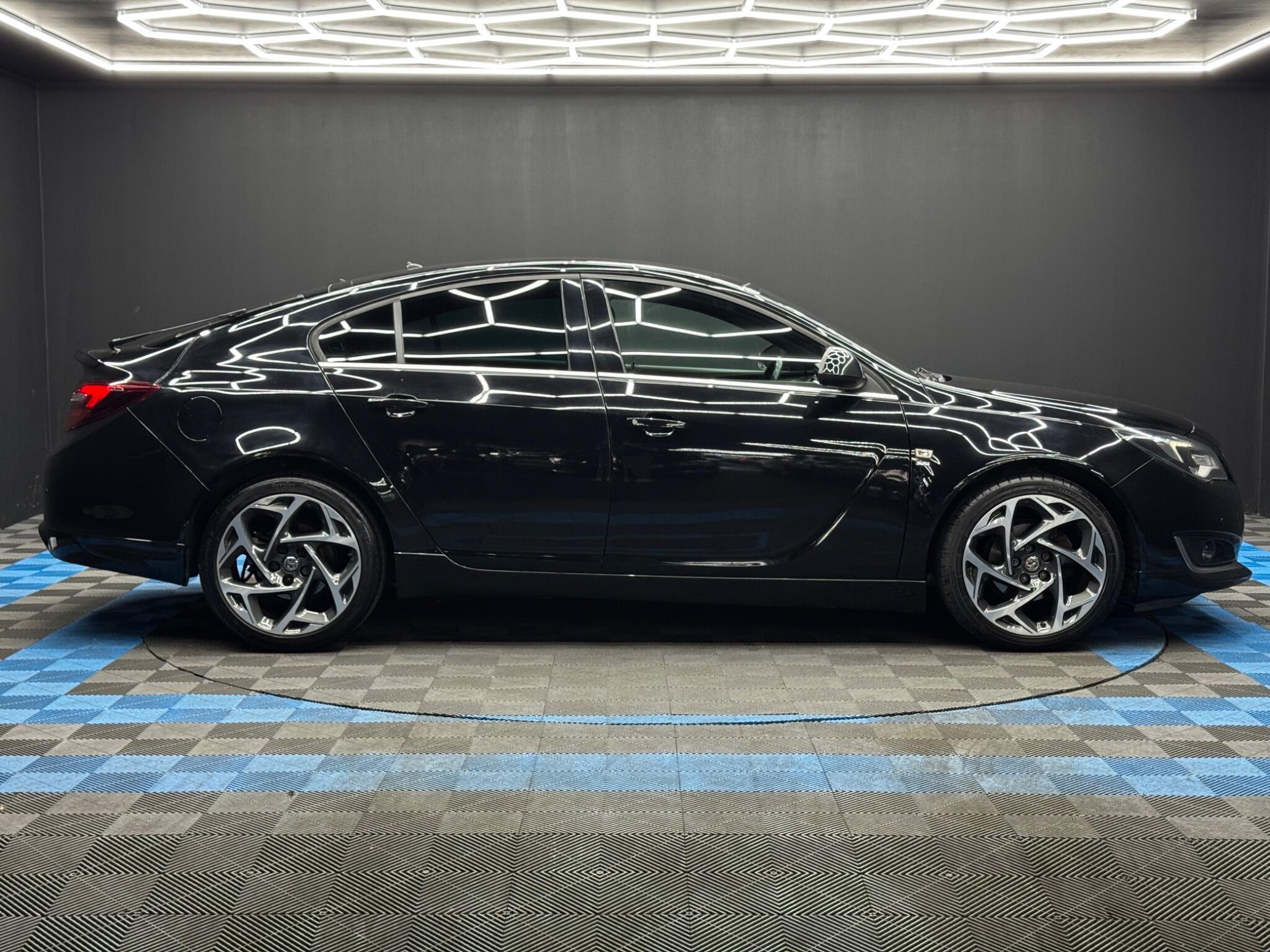 Vauxhall Insignia - Image 4