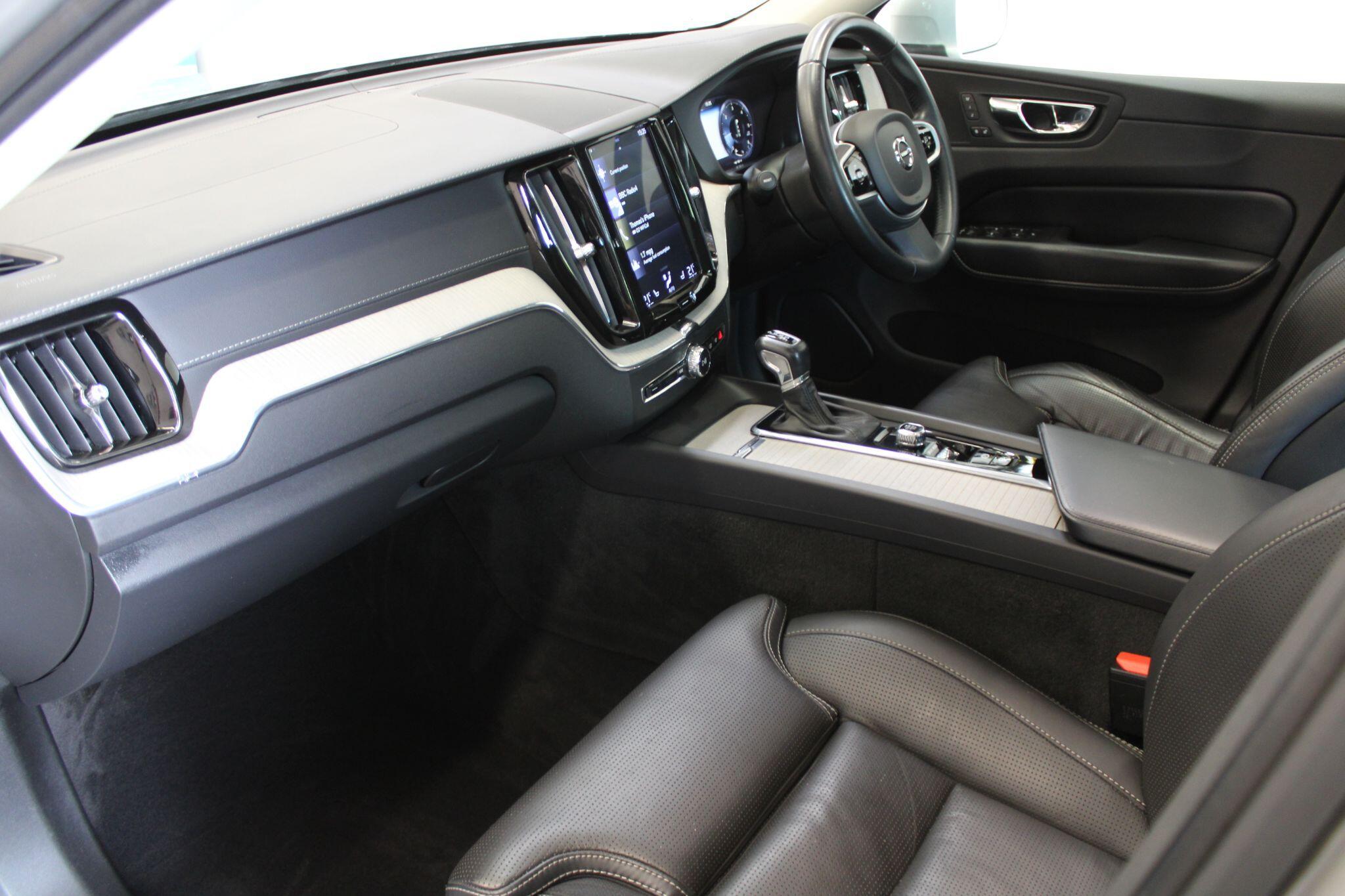 Volvo XC60 - Image 2