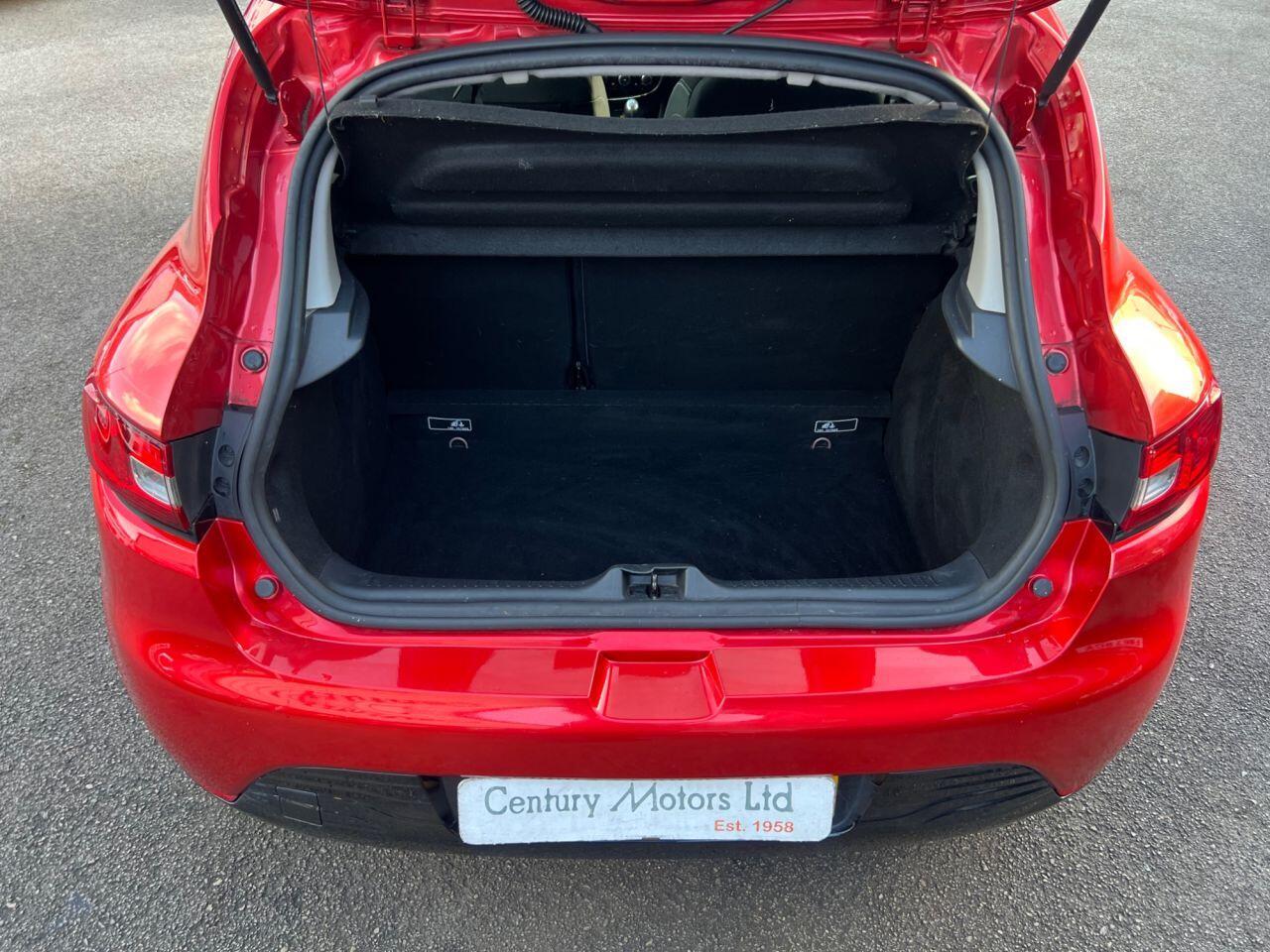 Renault Clio - Image 5
