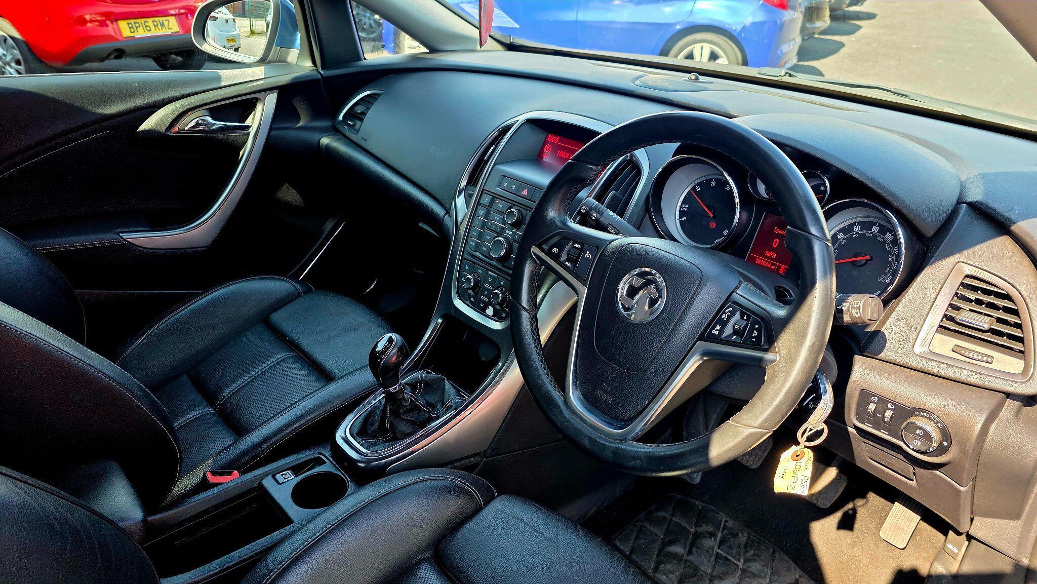Vauxhall Astra - Image 11