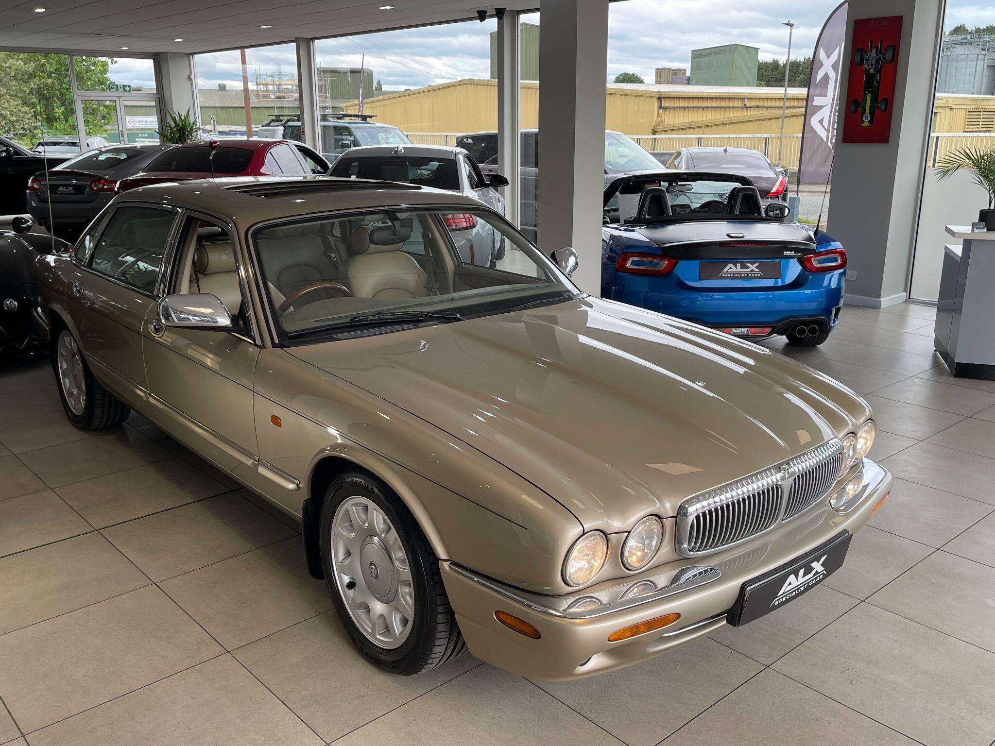 Daimler Super V8 - Image 8