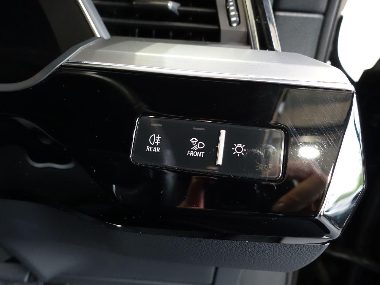 Audi E-Tron - Image 25