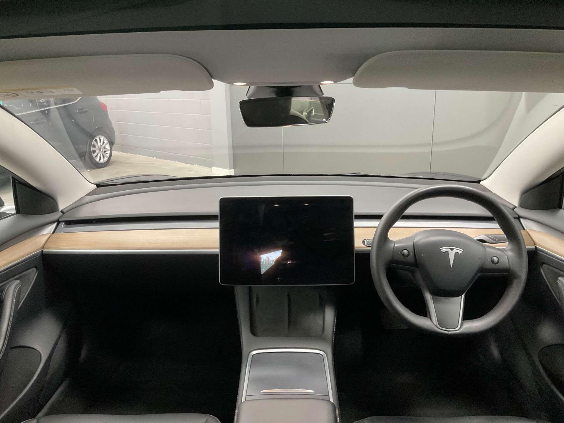 Tesla Model 3 - Image 12