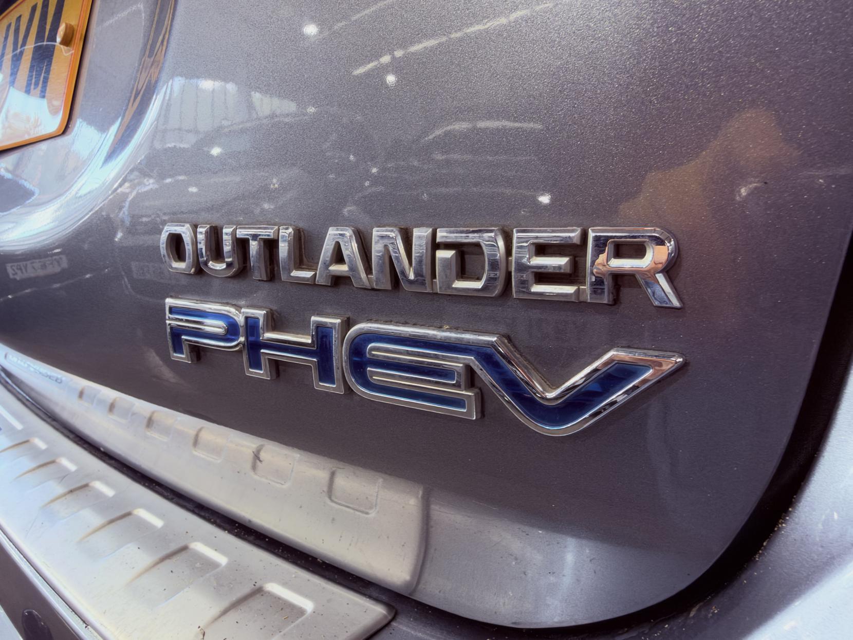Mitsubishi Outlander - Image 11
