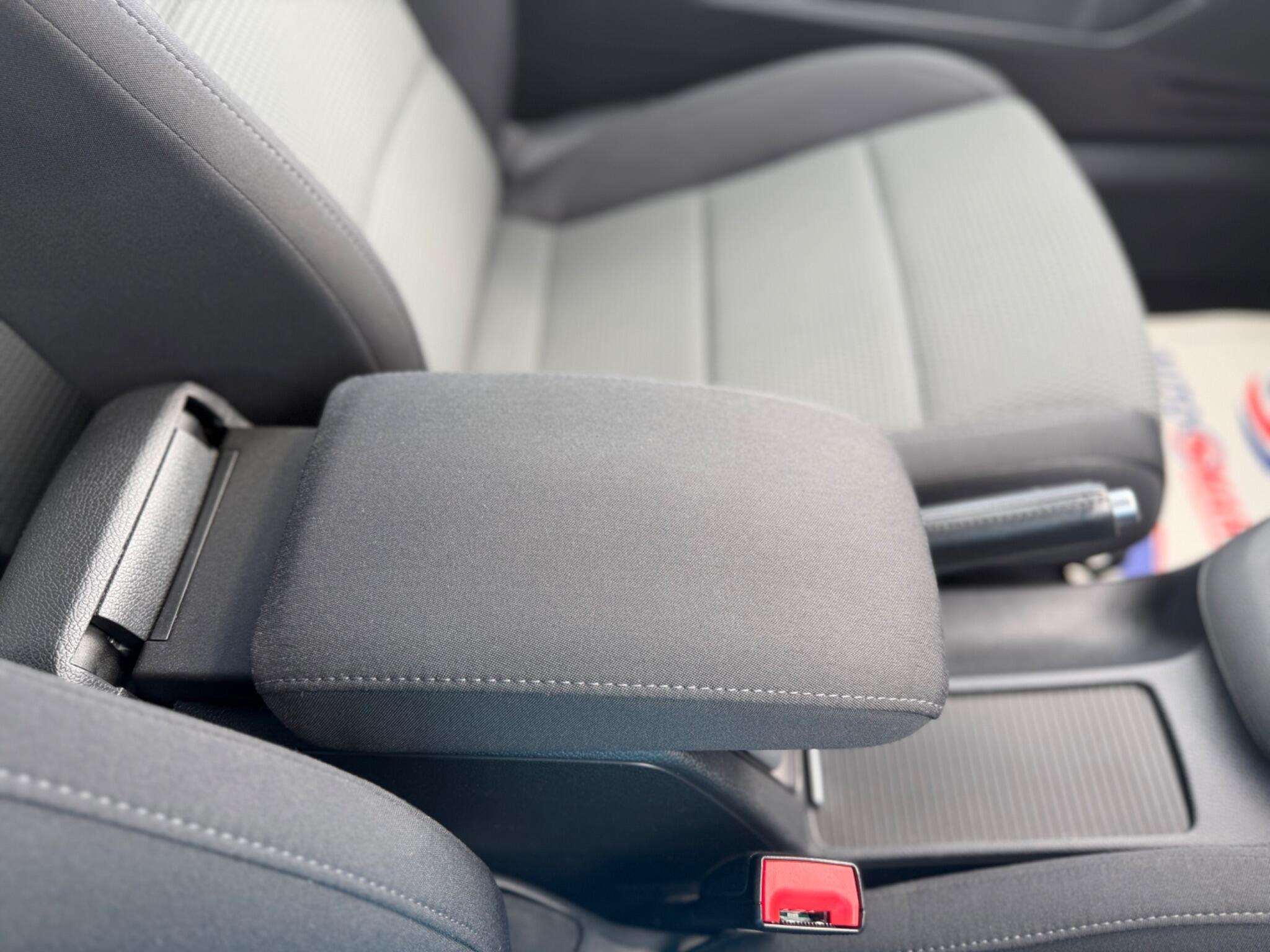 Volkswagen Golf - Image 27