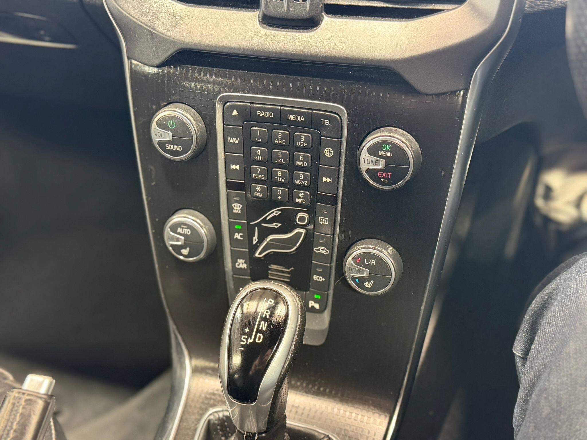 Volvo V40 - Image 14
