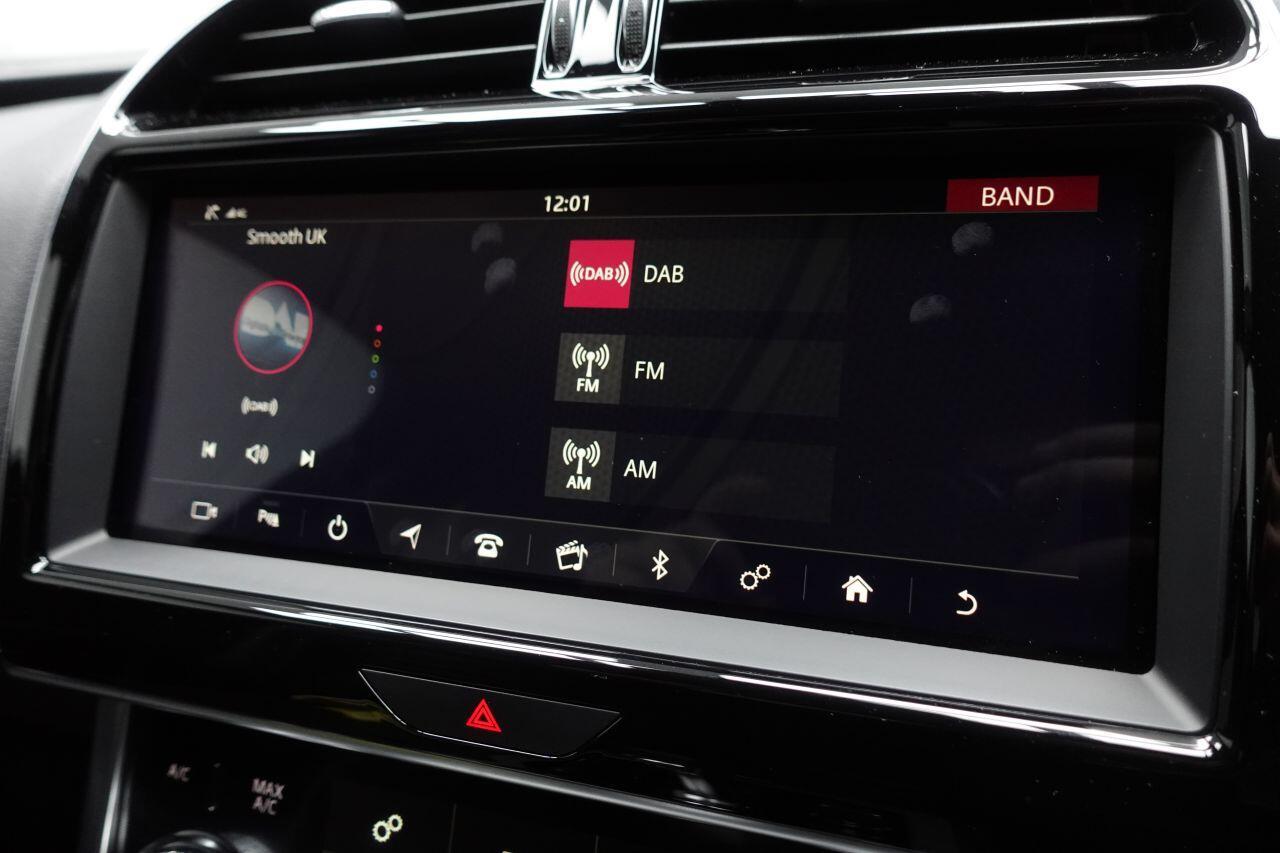 Jaguar XE - Image 30